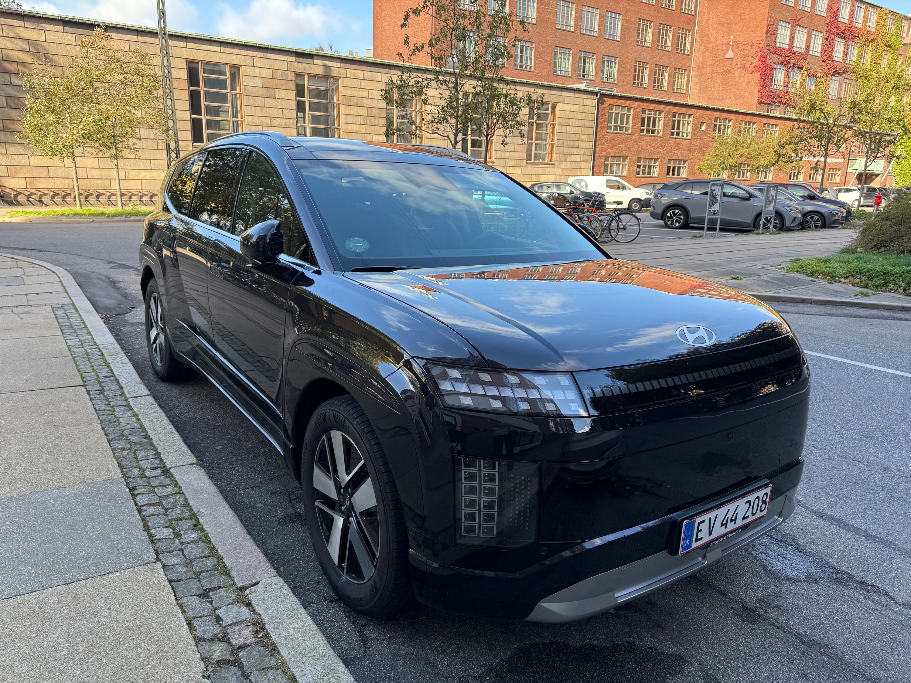 HYUNDAI Ioniq 9 Thumbnail 5