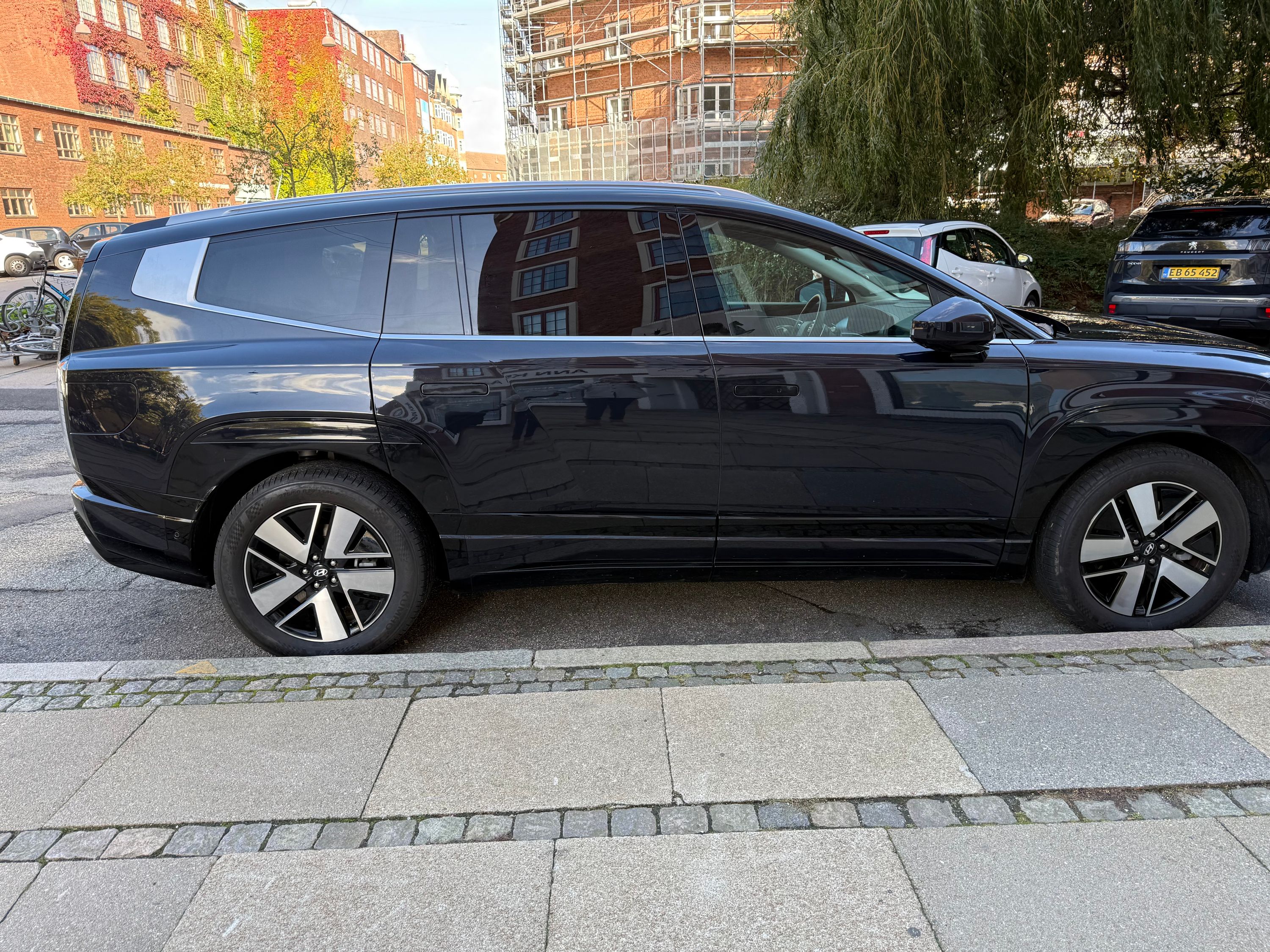 HYUNDAI Ioniq 9 Thumbnail 2