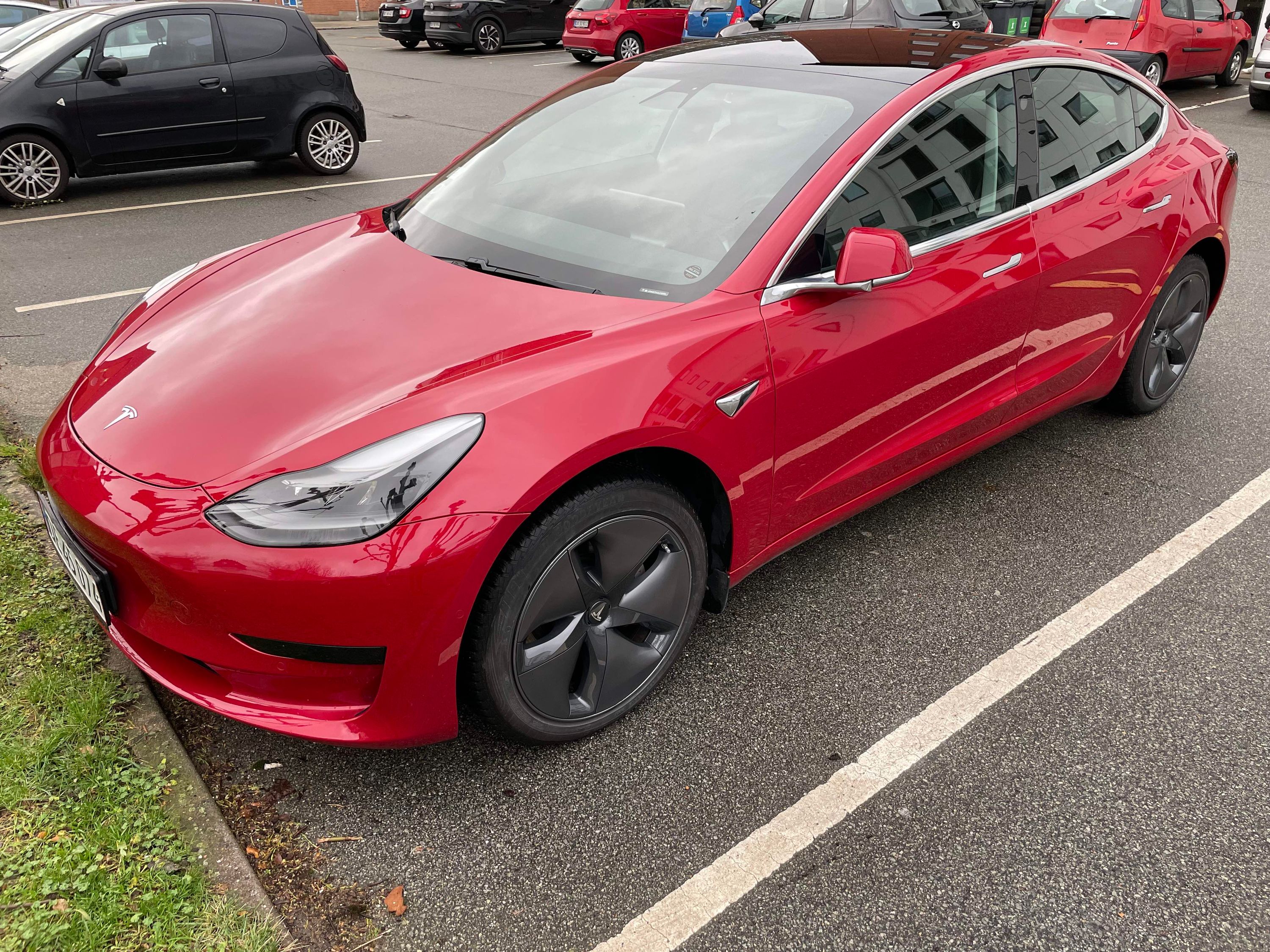 TESLA Model 3 1