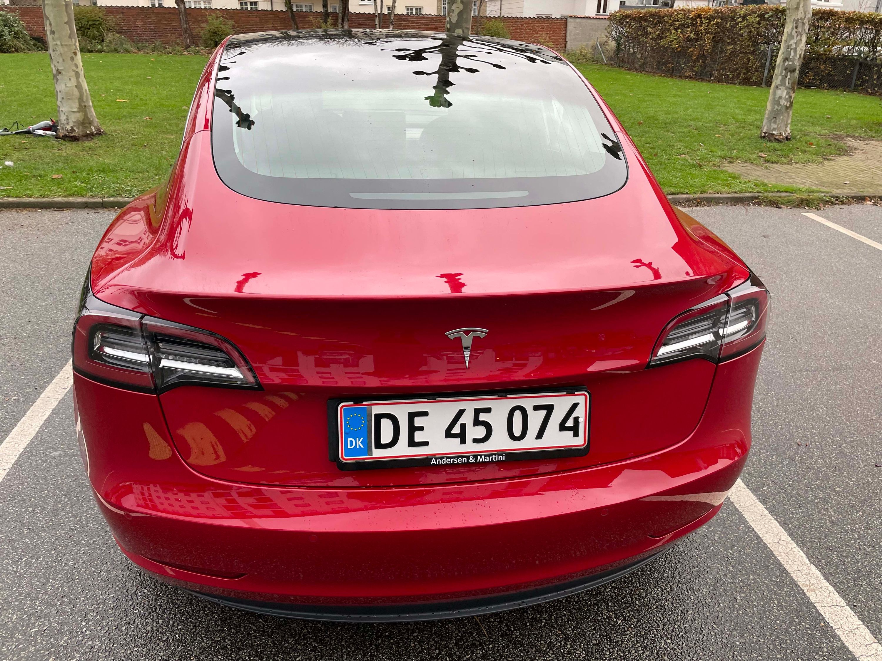 TESLA Model 3 Thumbnail 8