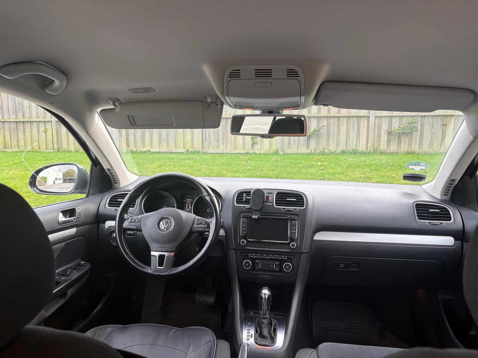 VOLKSWAGEN Golf Thumbnail 2
