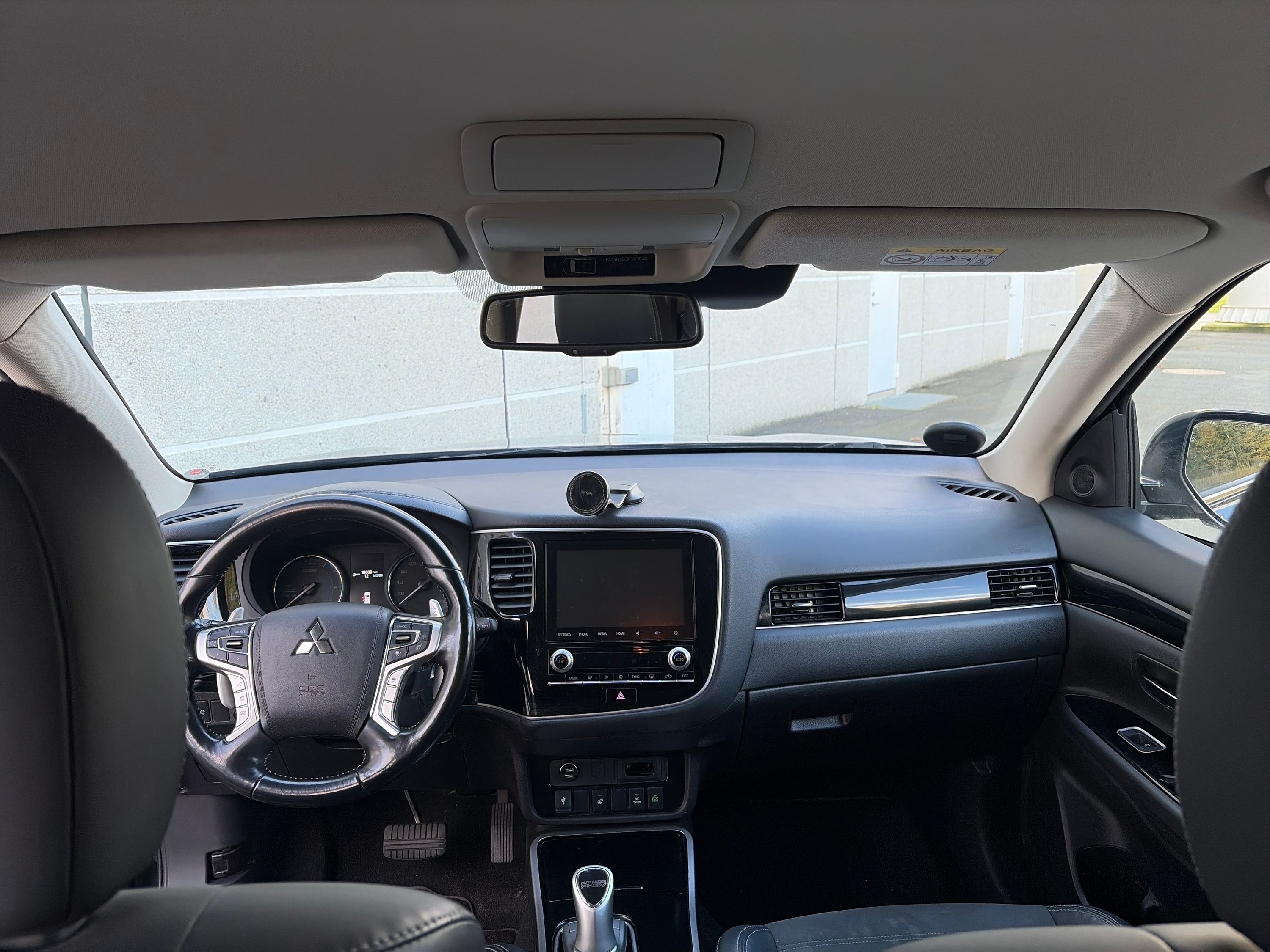 MITSUBISHI Outlander Thumbnail 14