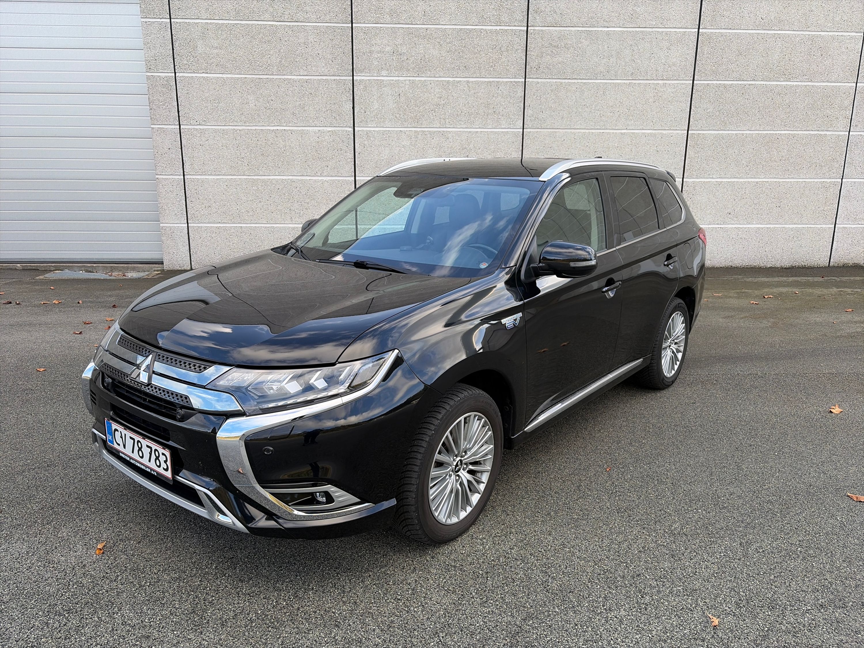 MITSUBISHI Outlander Thumbnail 1