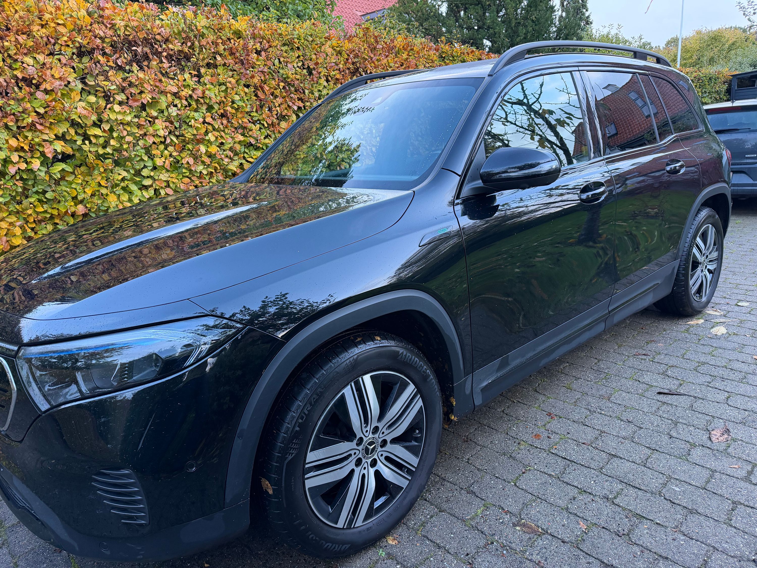 MERCEDES-BENZ Eqb 1