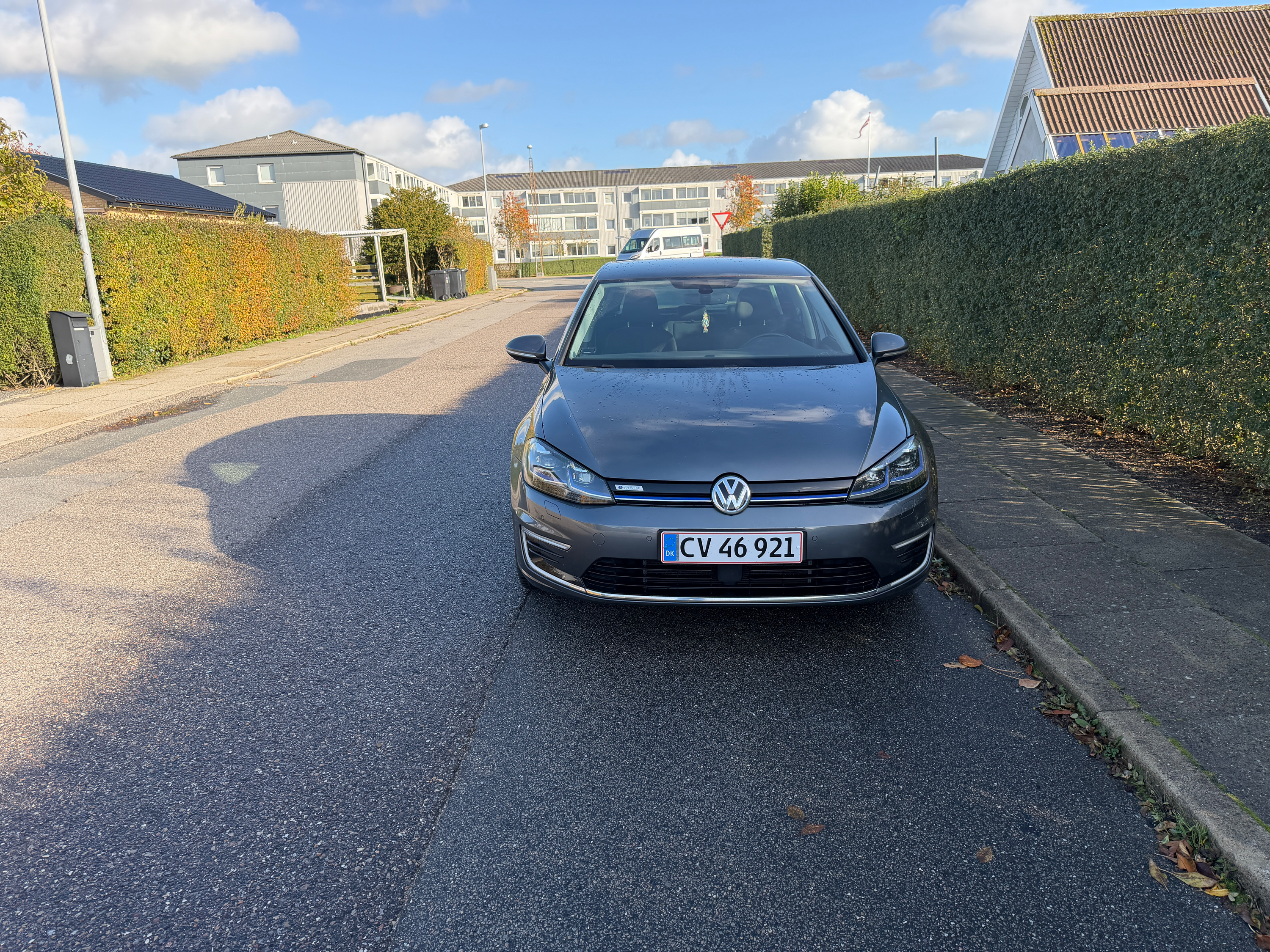 VOLKSWAGEN E-Golf Thumbnail 11