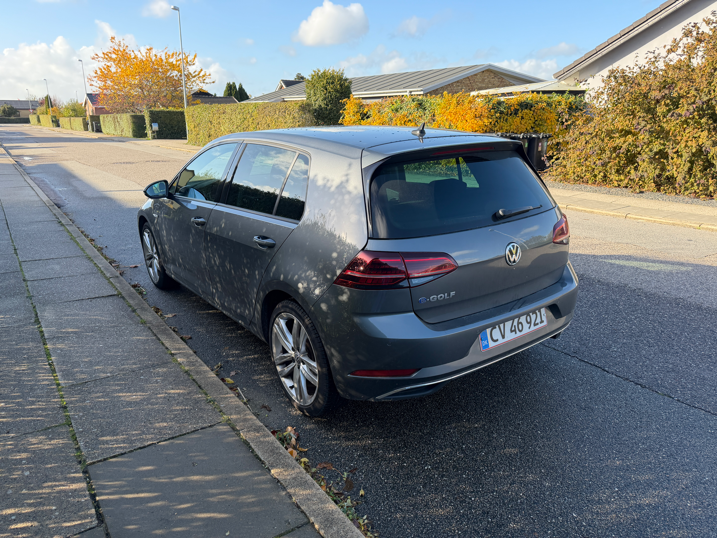VOLKSWAGEN E-Golf Thumbnail 13
