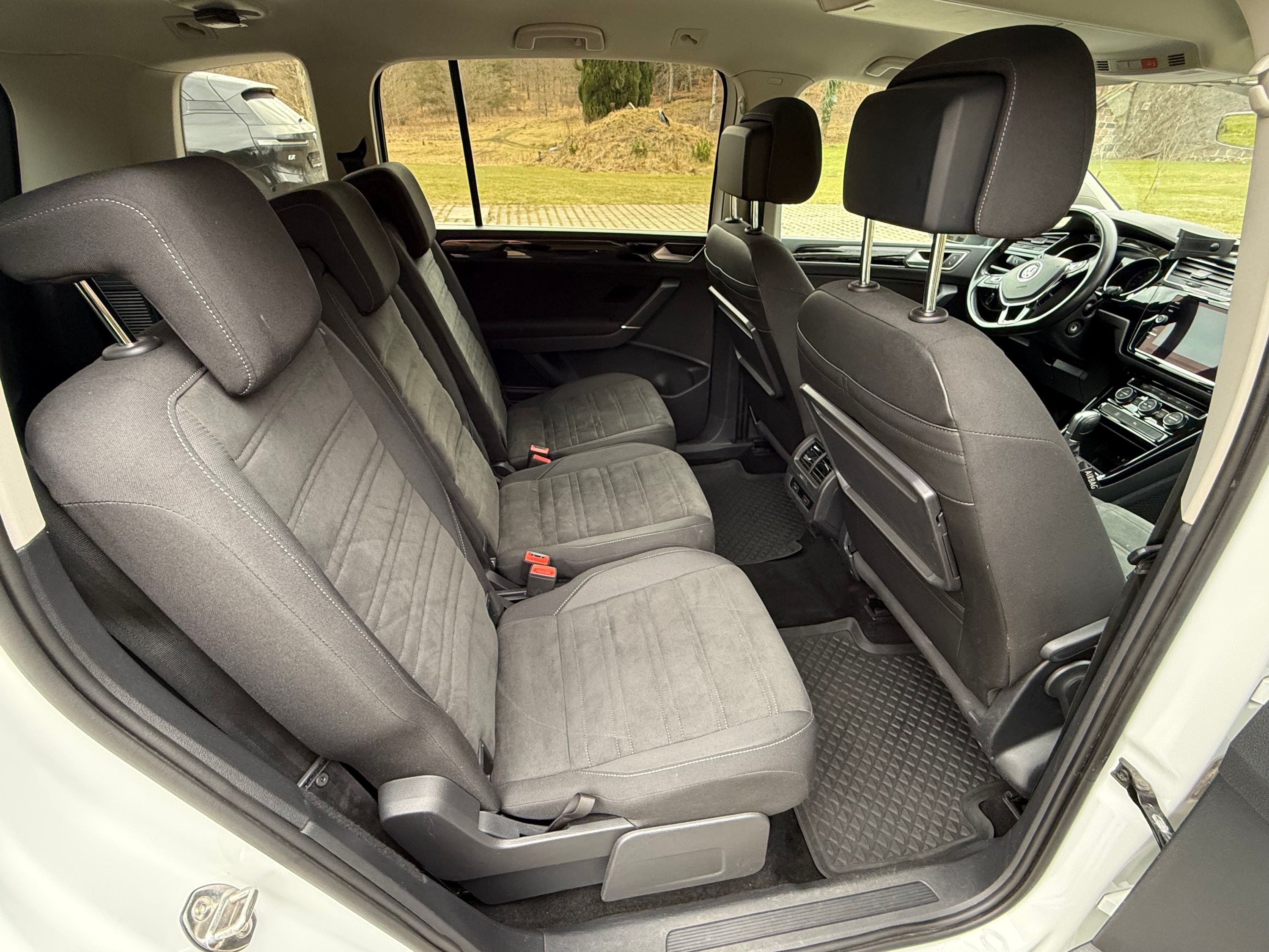 VOLKSWAGEN Touran Thumbnail 6