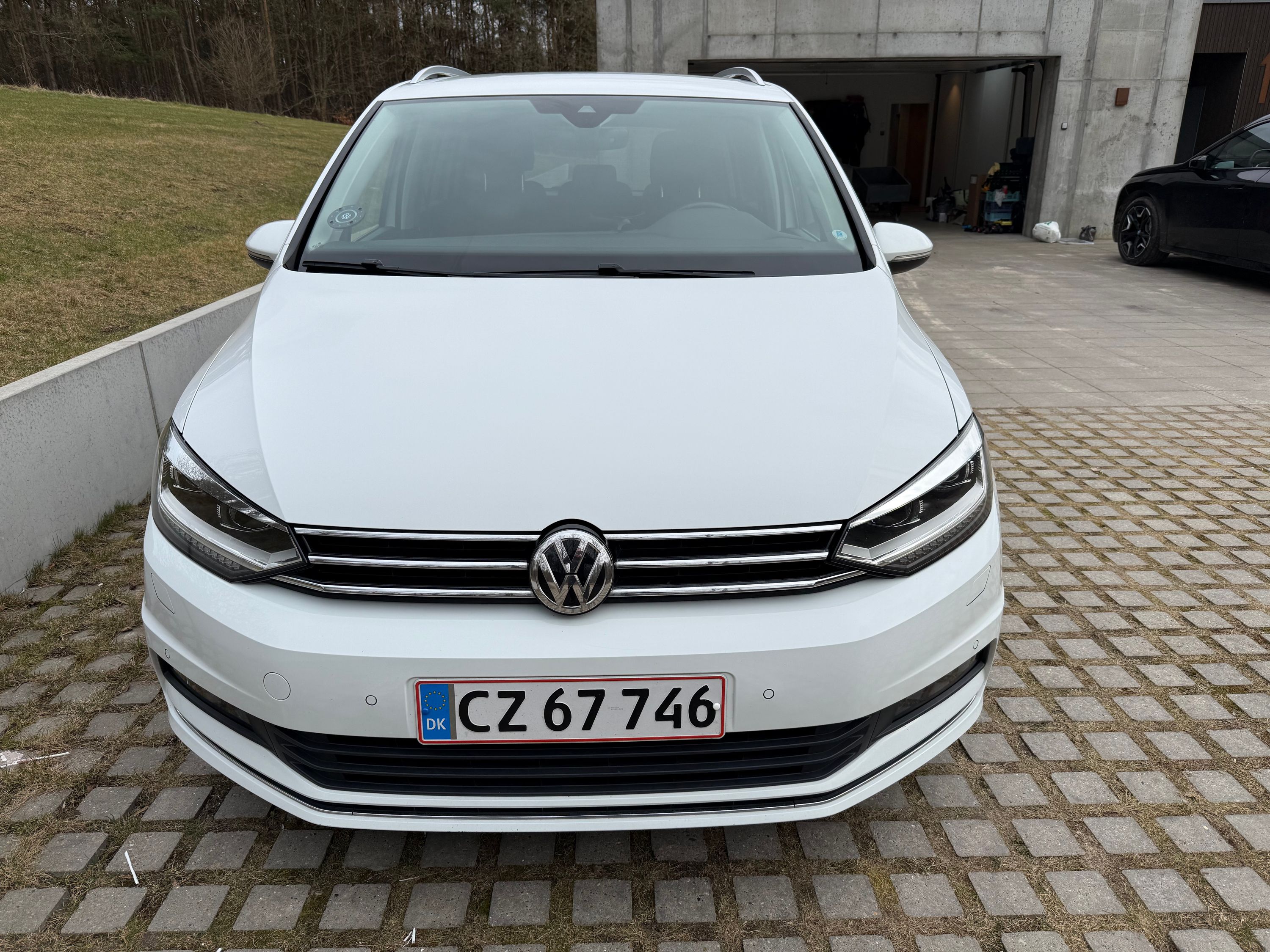 VOLKSWAGEN Touran Thumbnail 10