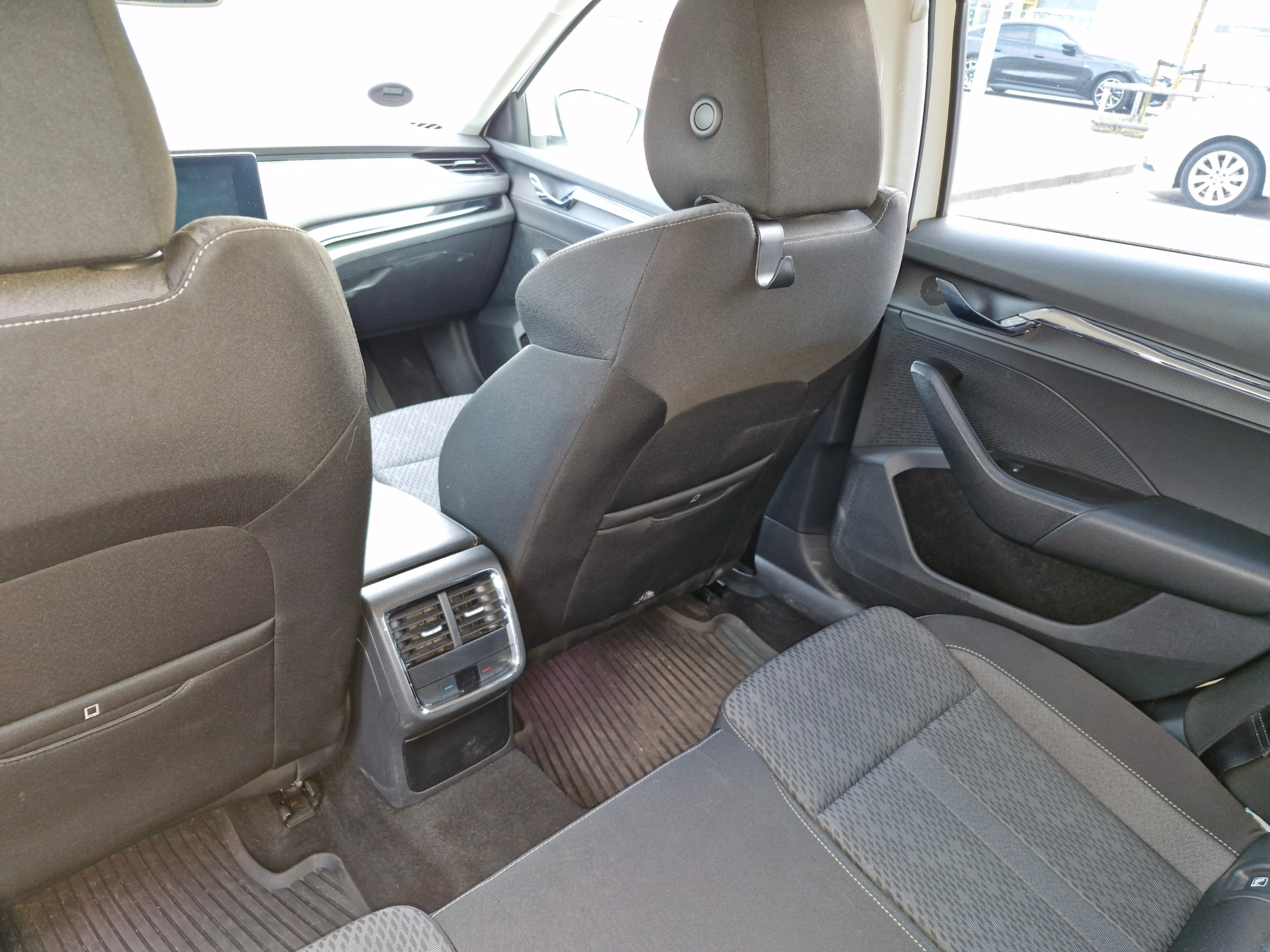 SKODA Octavia Thumbnail 12