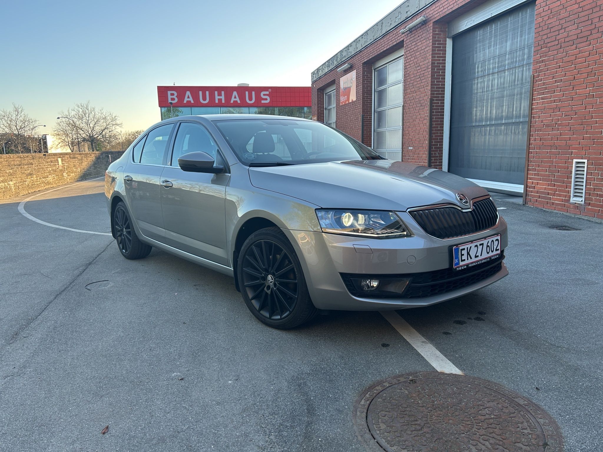SKODA Octavia Thumbnail 1