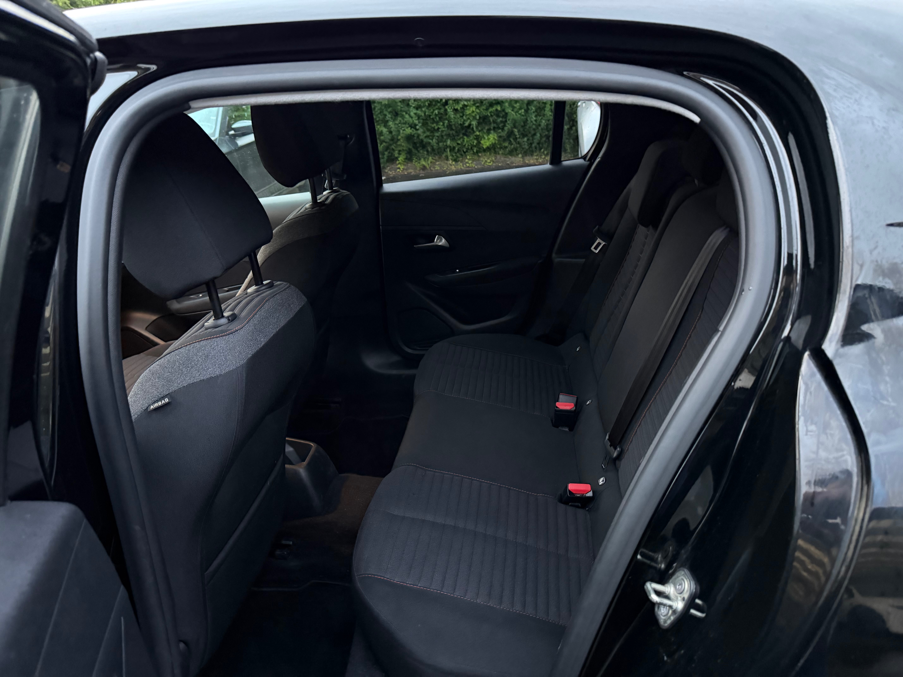 PEUGEOT 208 Thumbnail 13