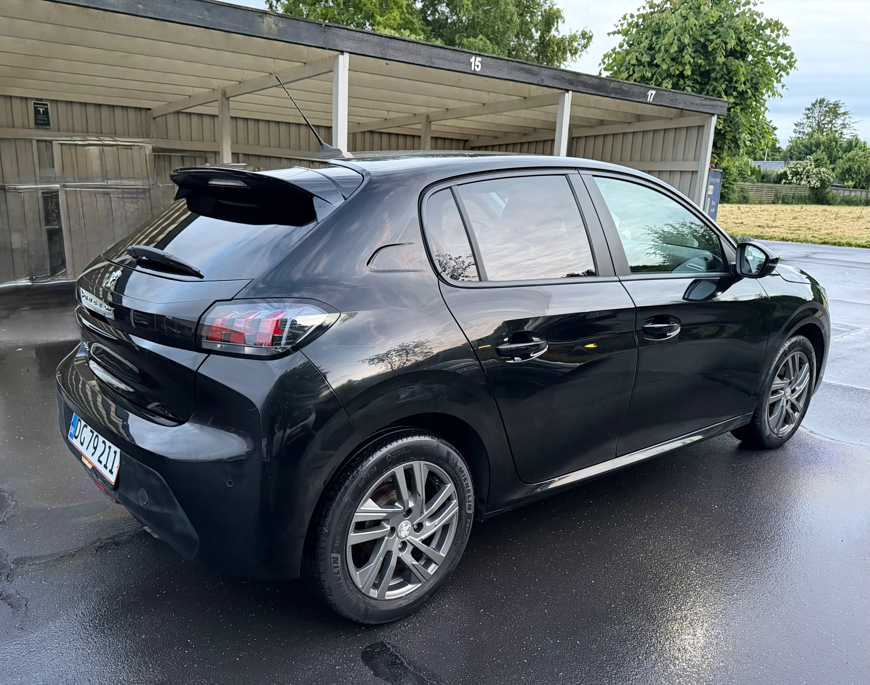 PEUGEOT 208 Thumbnail 17