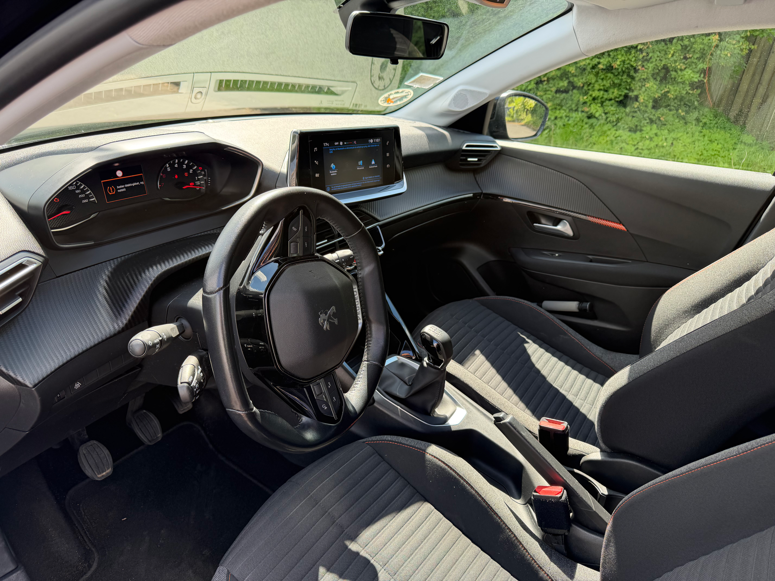 PEUGEOT 208 Thumbnail 12