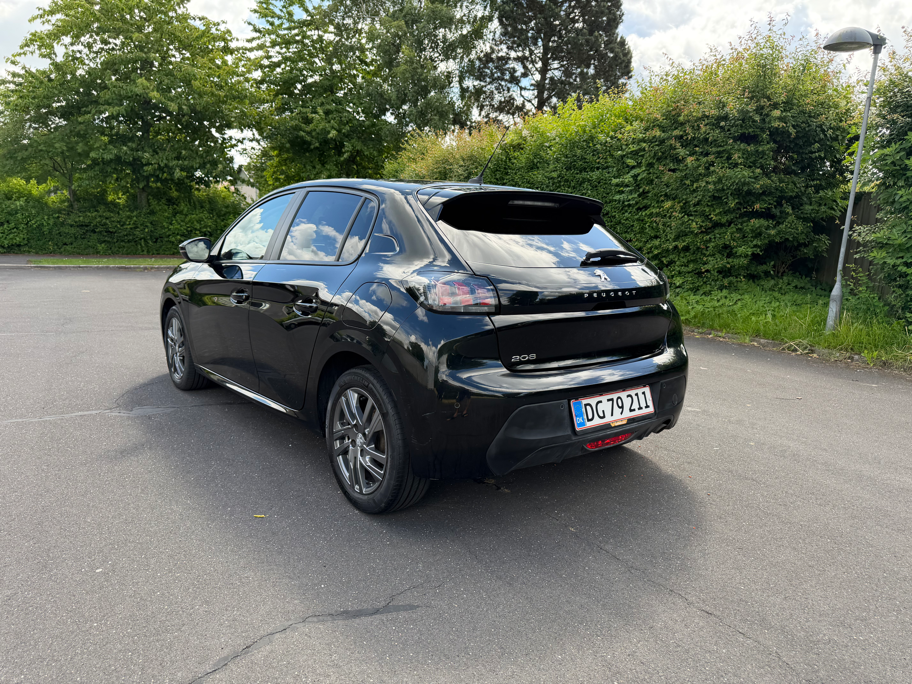 PEUGEOT 208 Thumbnail 8
