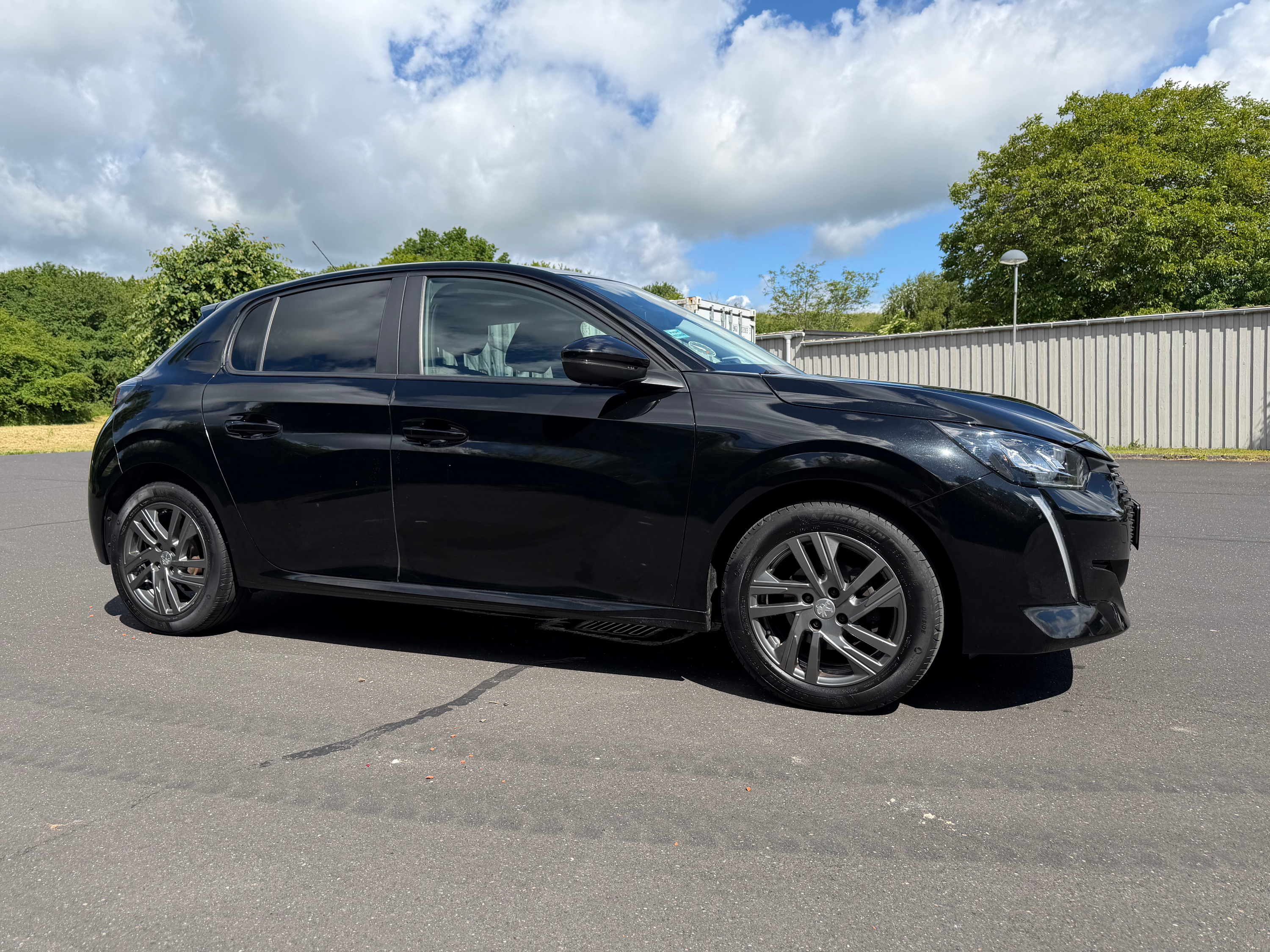 PEUGEOT 208 Thumbnail 5