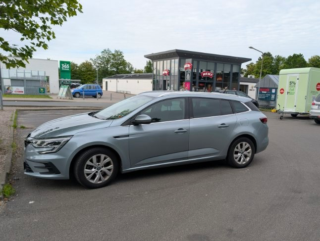 RENAULT Megane Thumbnail 4