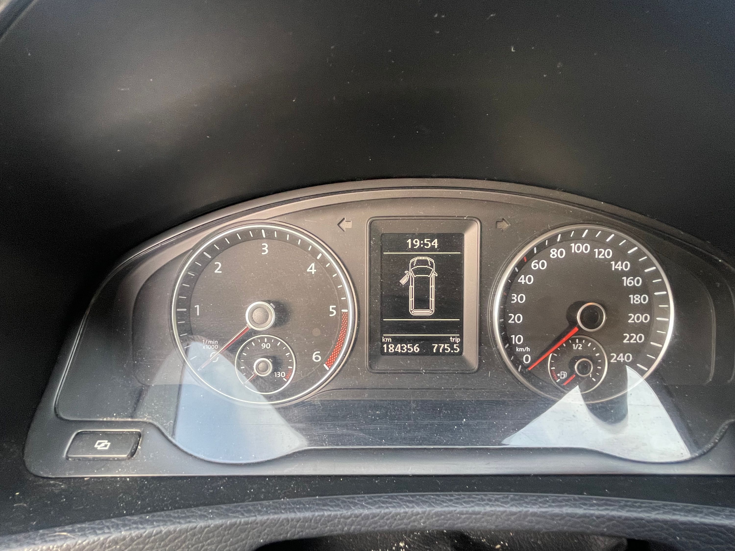 VOLKSWAGEN Multivan Thumbnail 2