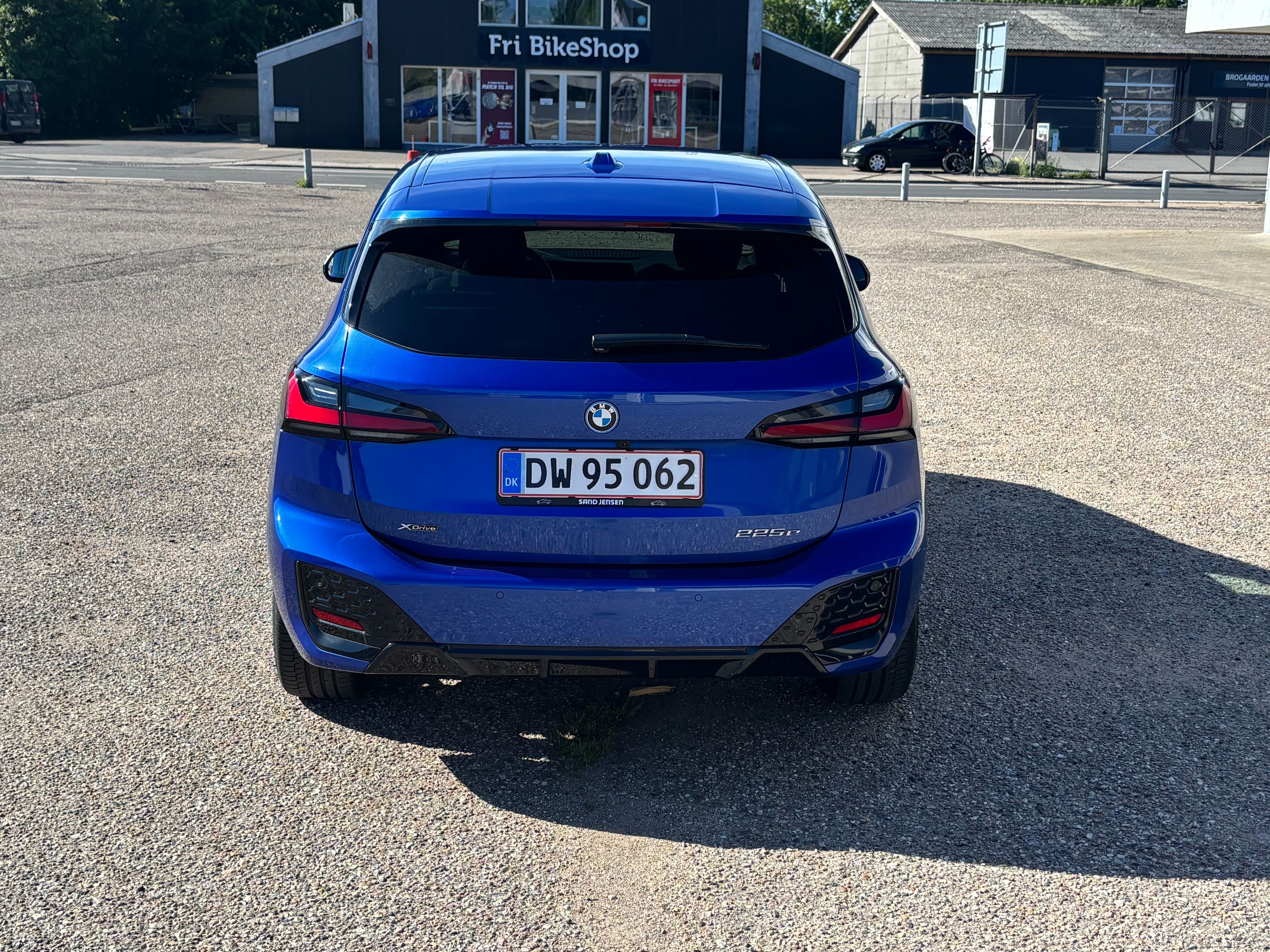 BMW 225e Thumbnail 7