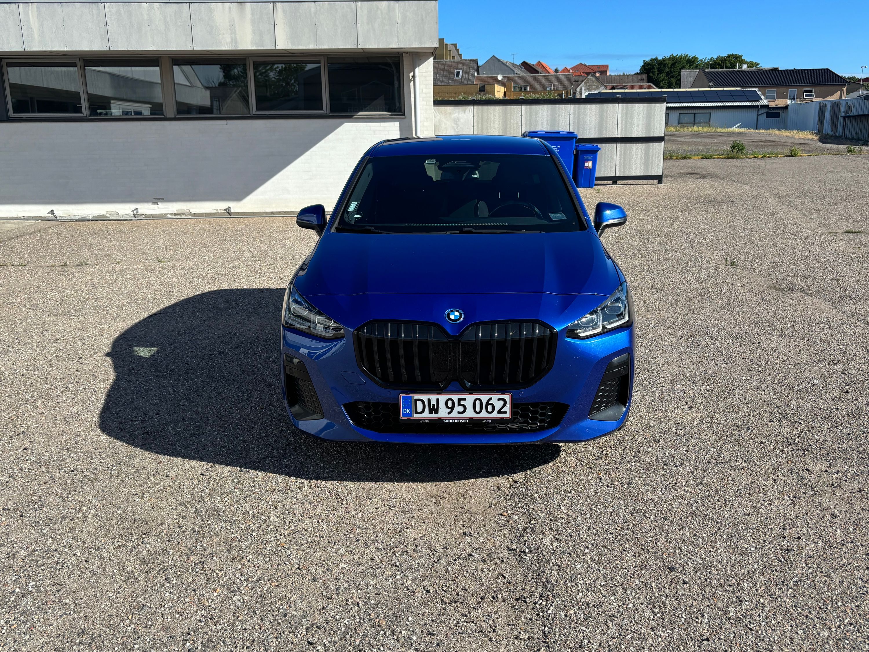 BMW 225e Thumbnail 3
