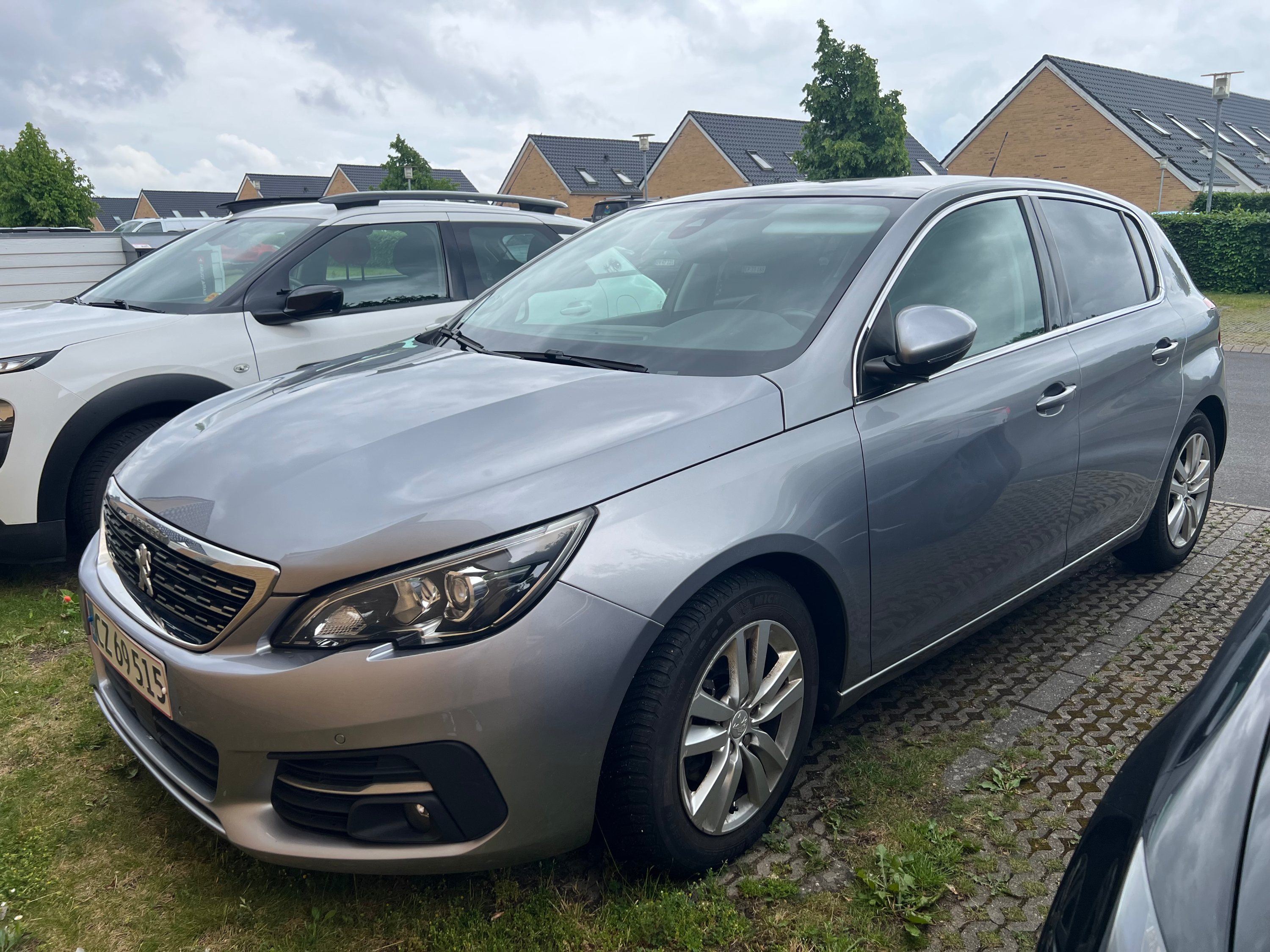 PEUGEOT 308 Thumbnail 1