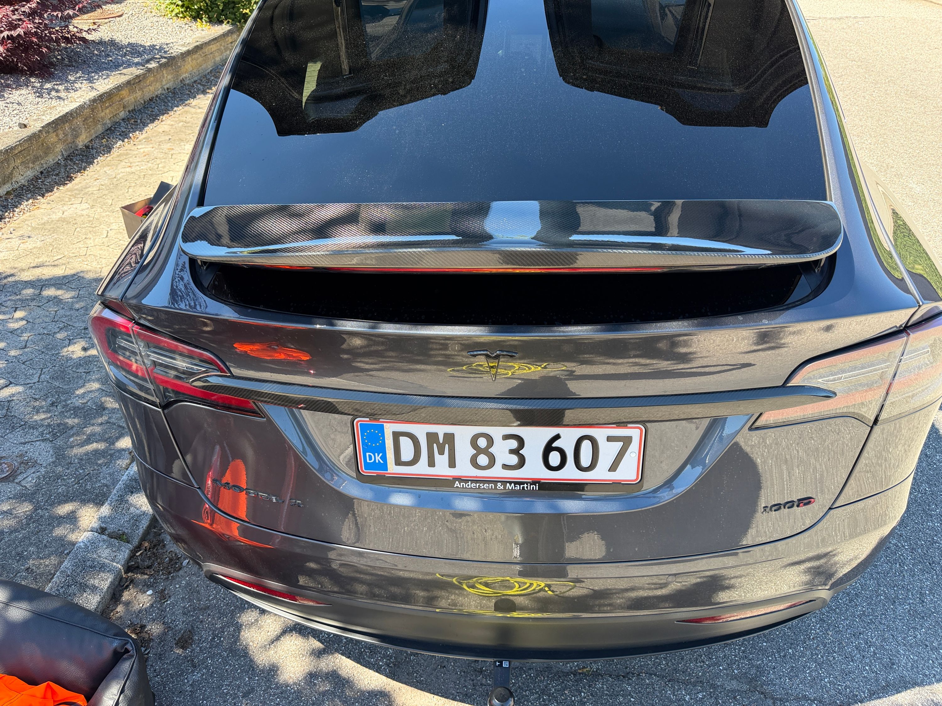 TESLA Model X Thumbnail 9