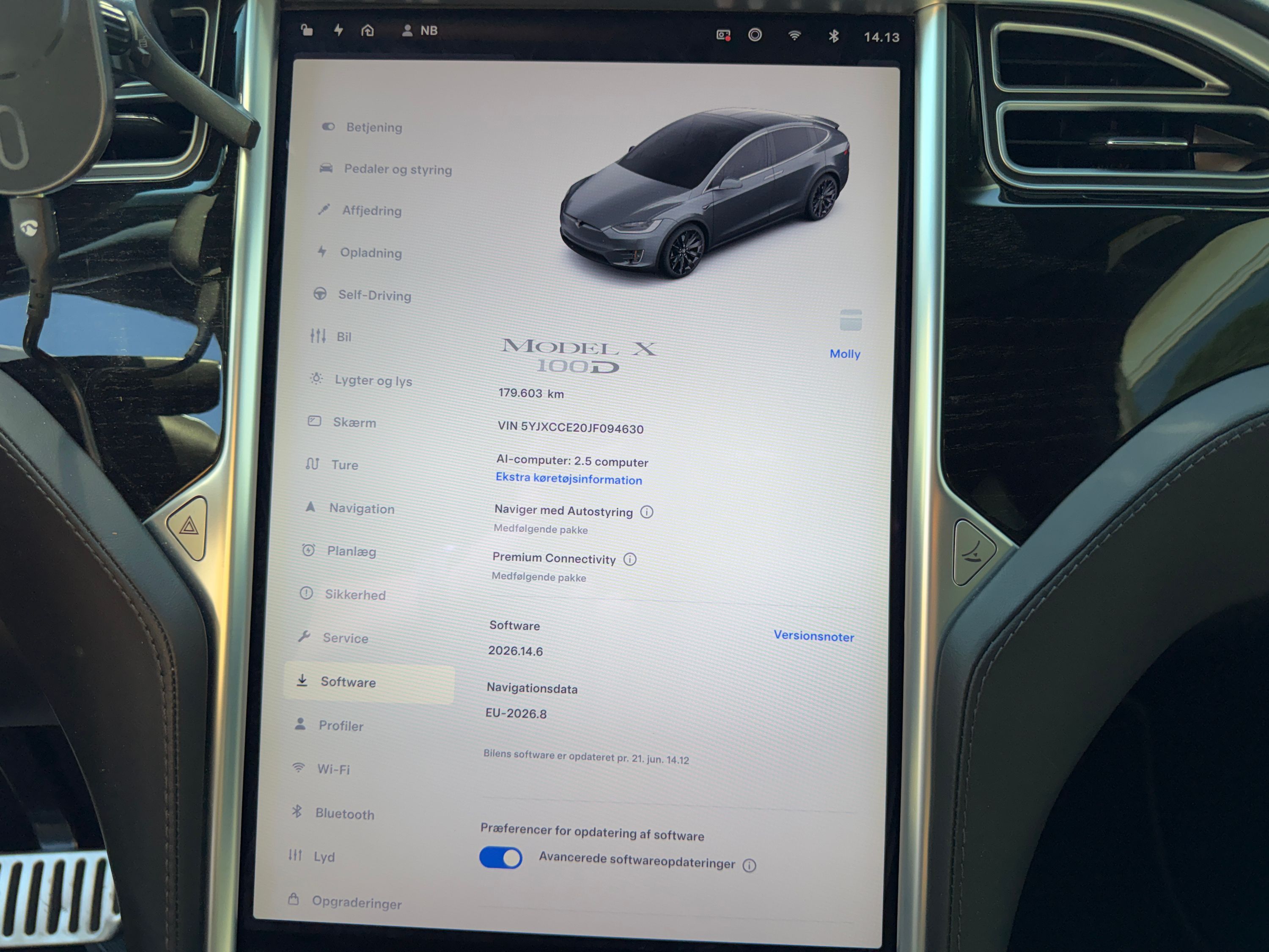 TESLA Model X Thumbnail 14