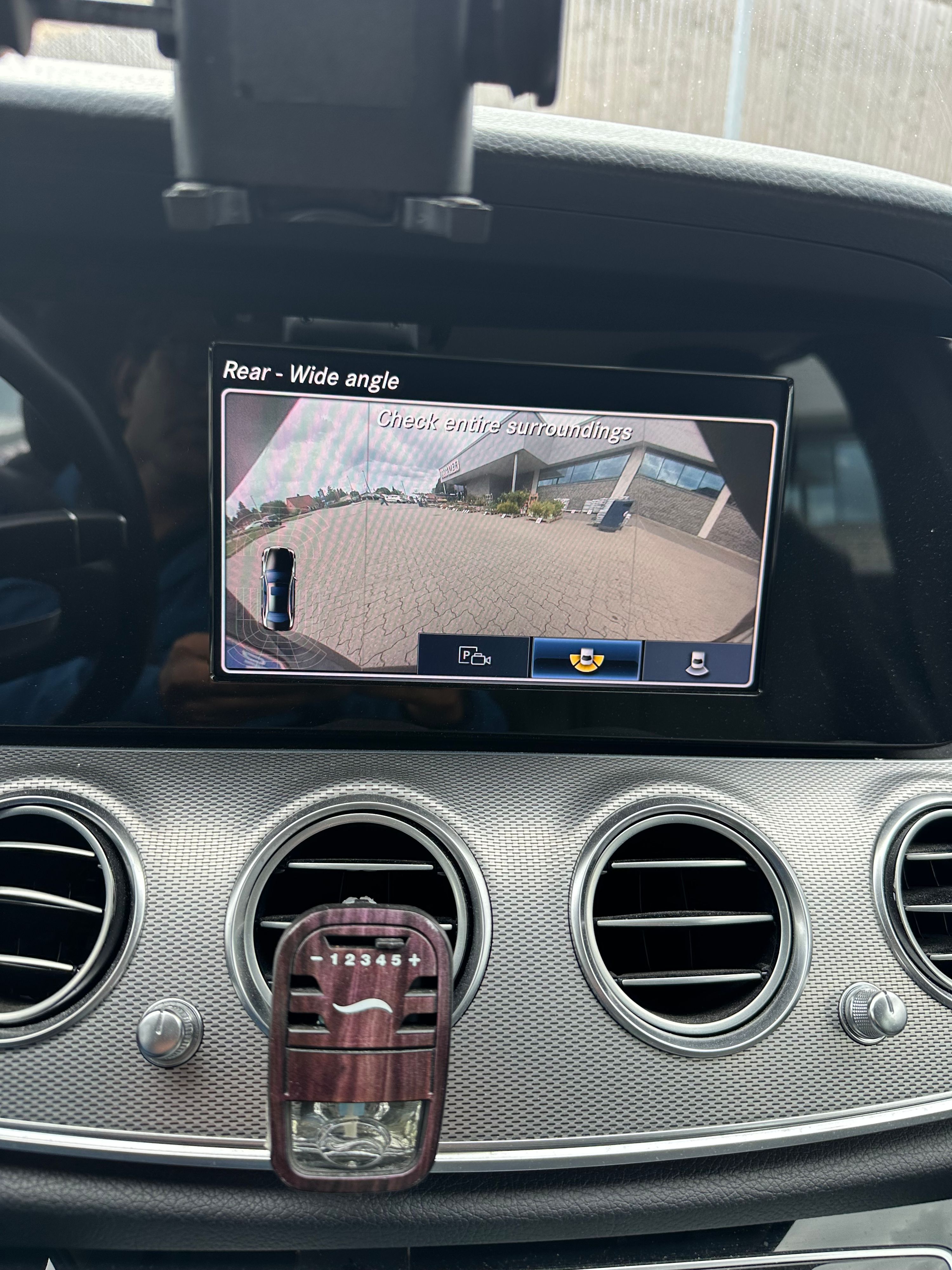 MERCEDES-BENZ E-Klasse Thumbnail 12