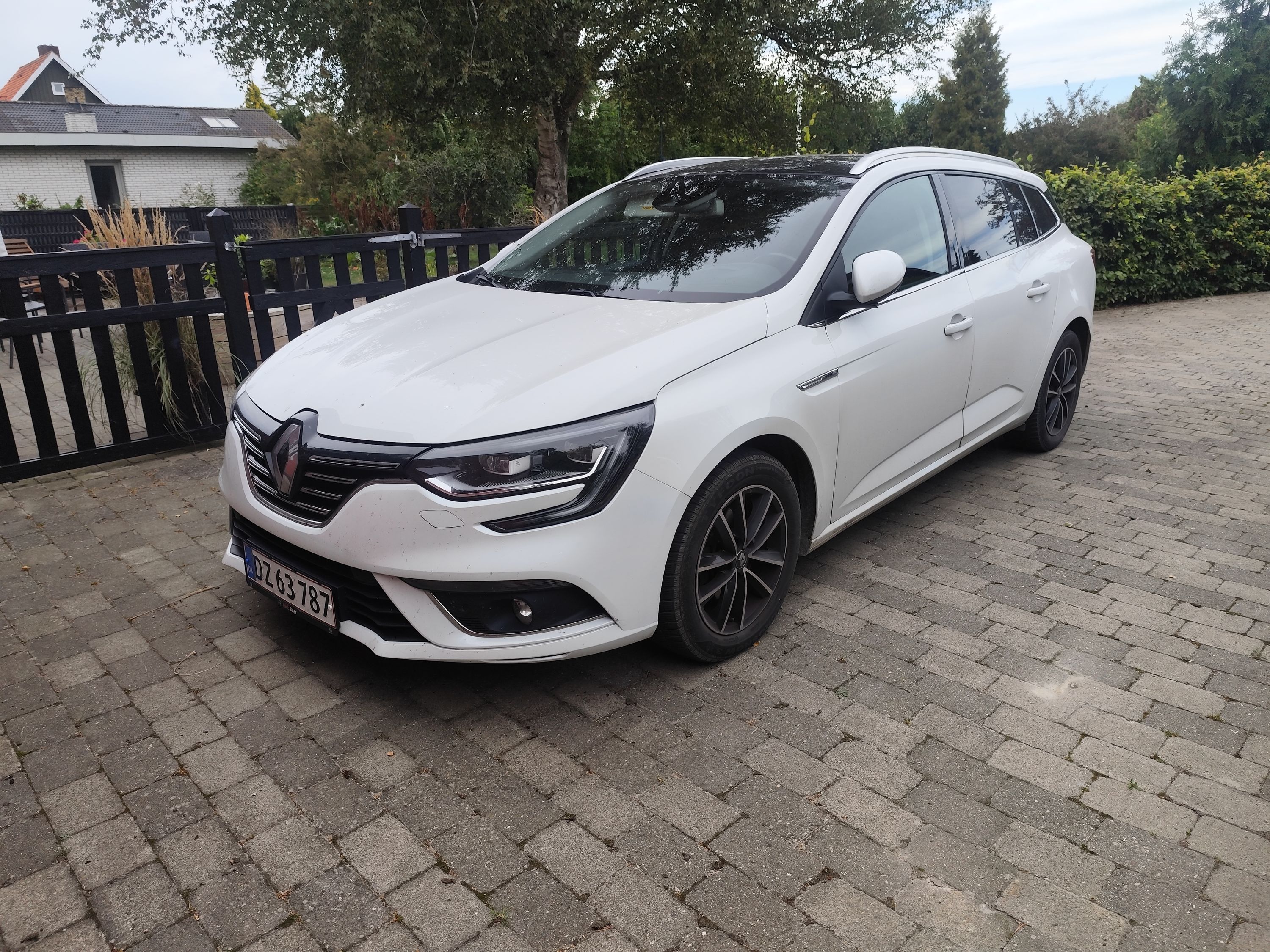 RENAULT Megane Iv Thumbnail 1