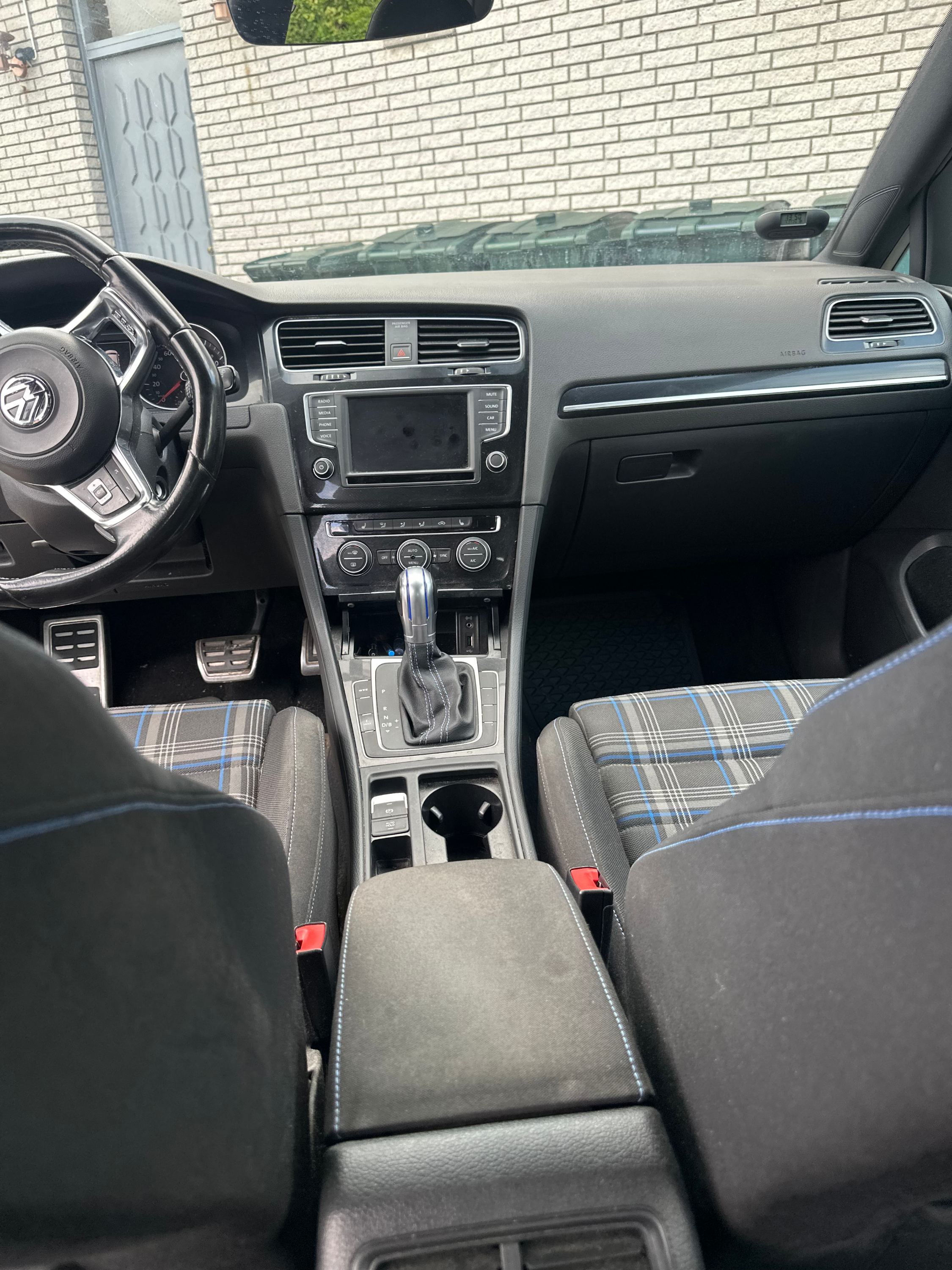 VW Golf Gte Thumbnail 6