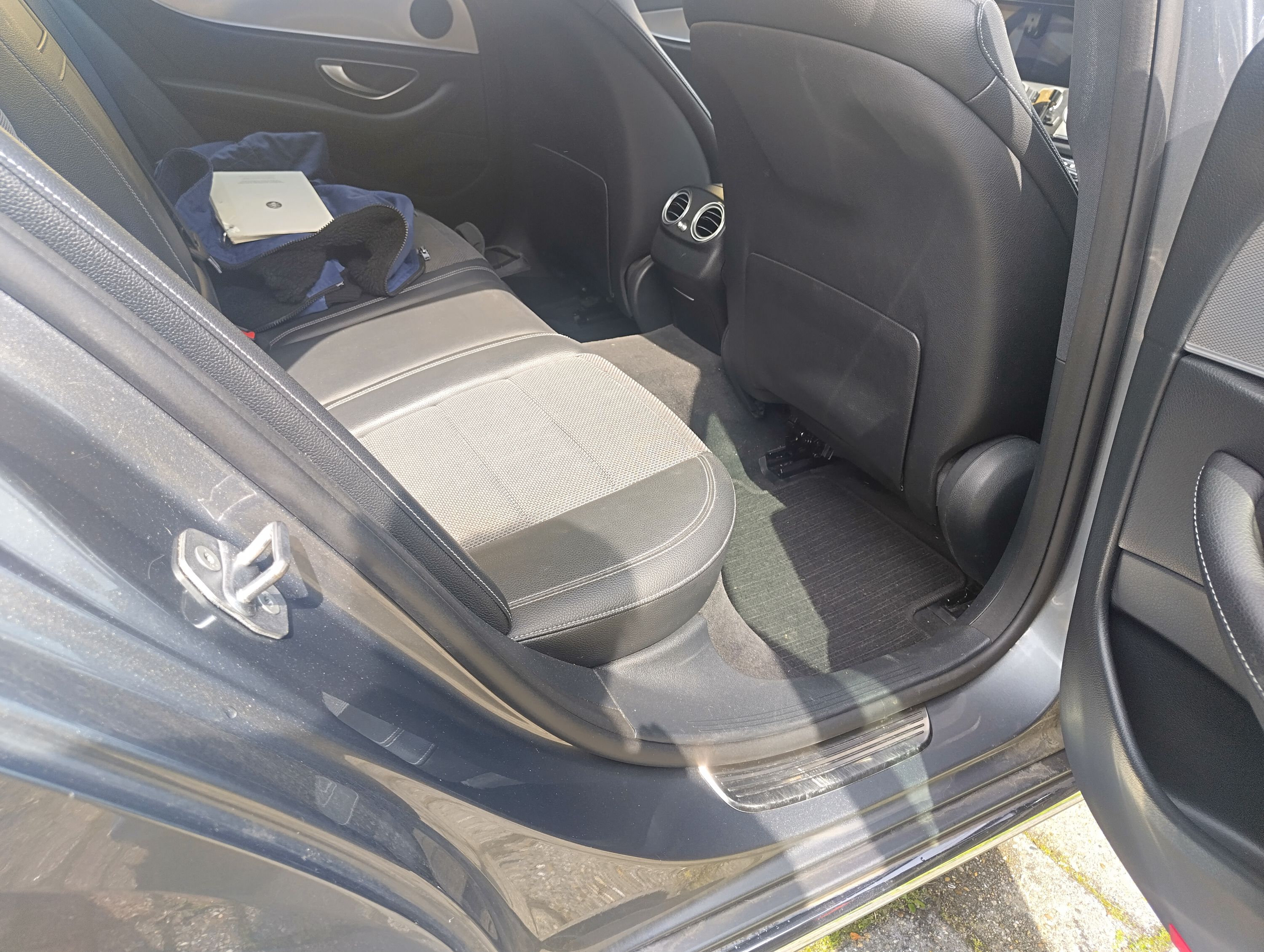 MERCEDES-BENZ E-Klasse Thumbnail 2