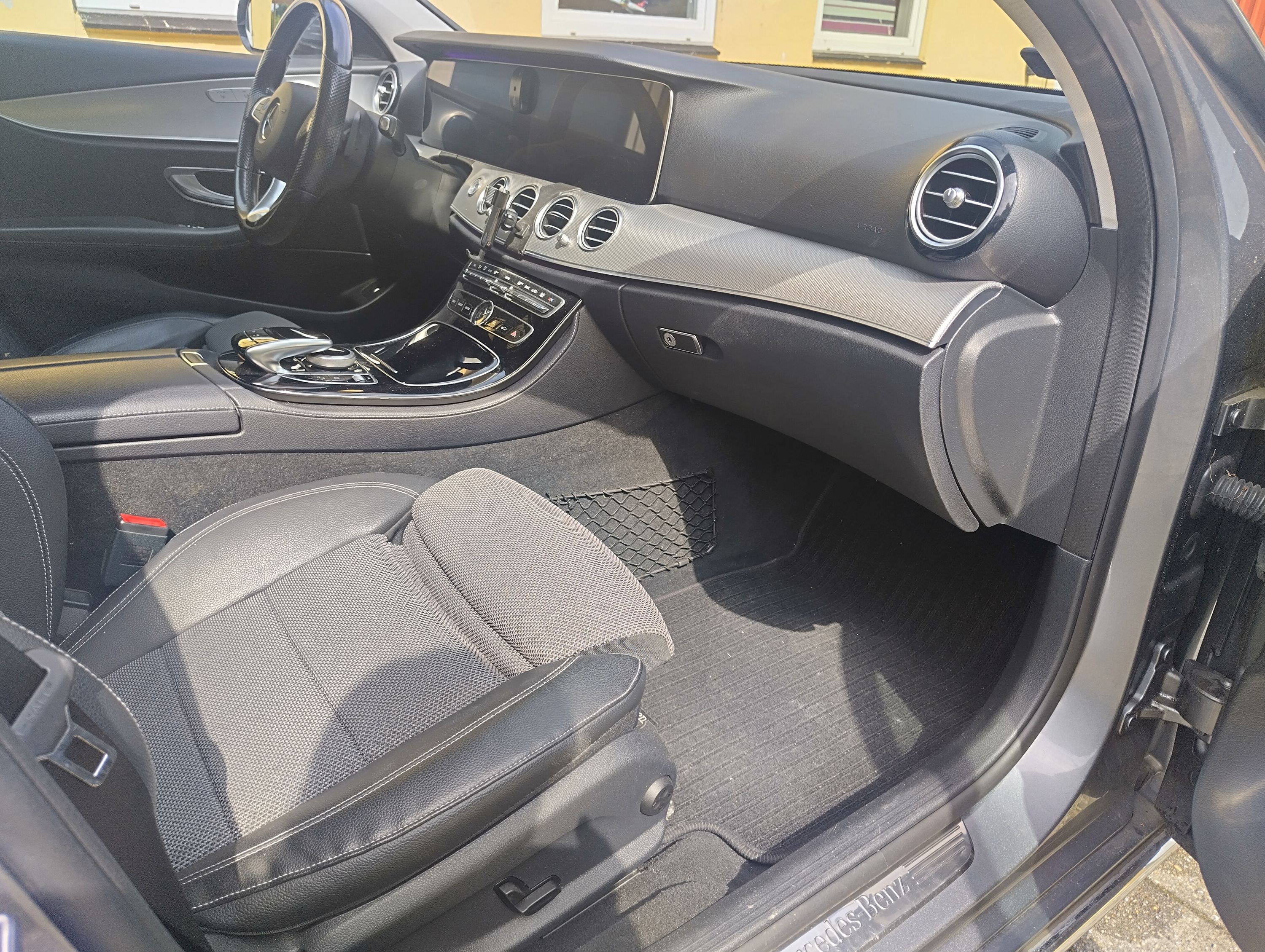MERCEDES-BENZ E-Klasse Thumbnail 5