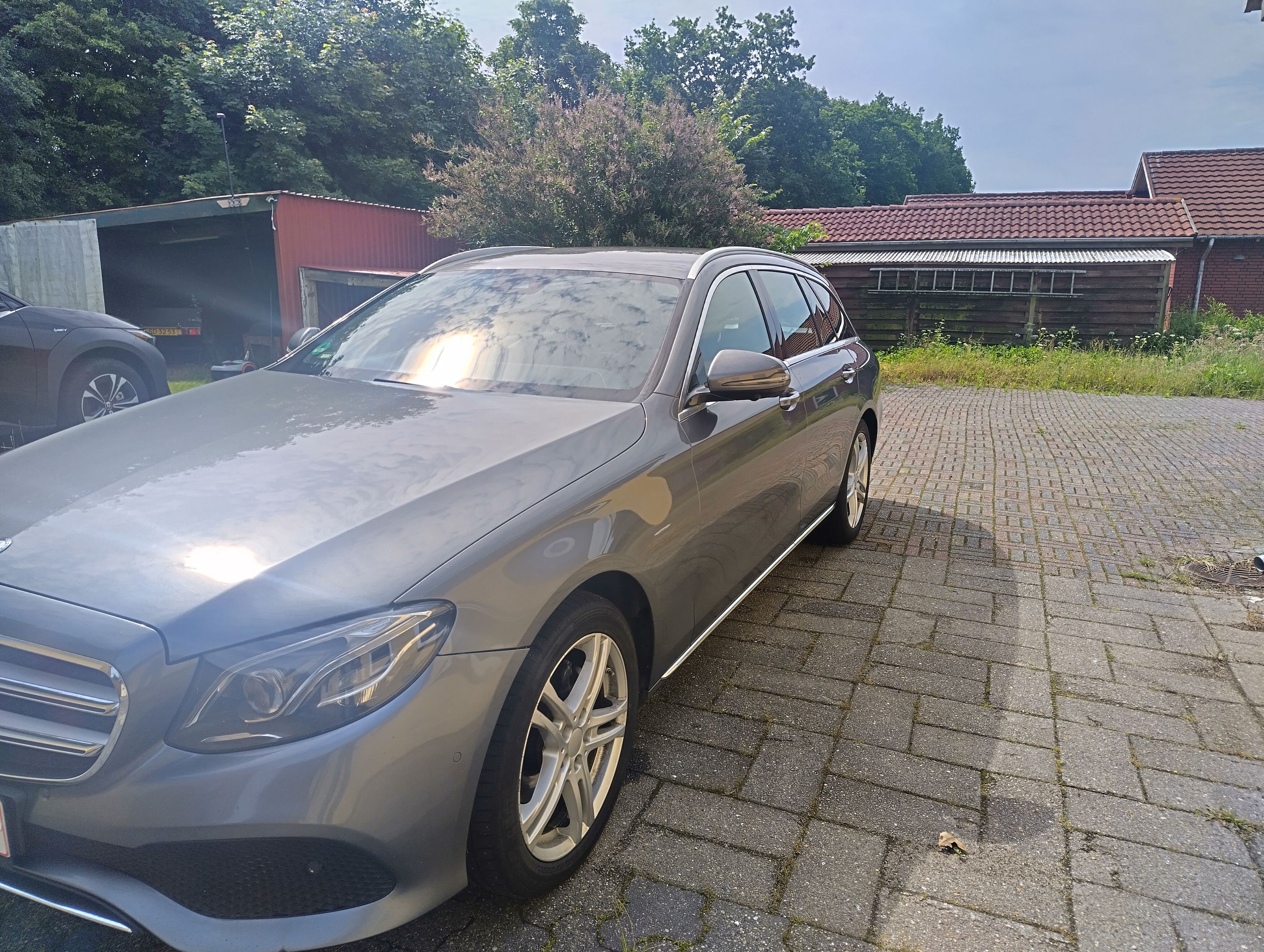 MERCEDES-BENZ E-Klasse 1