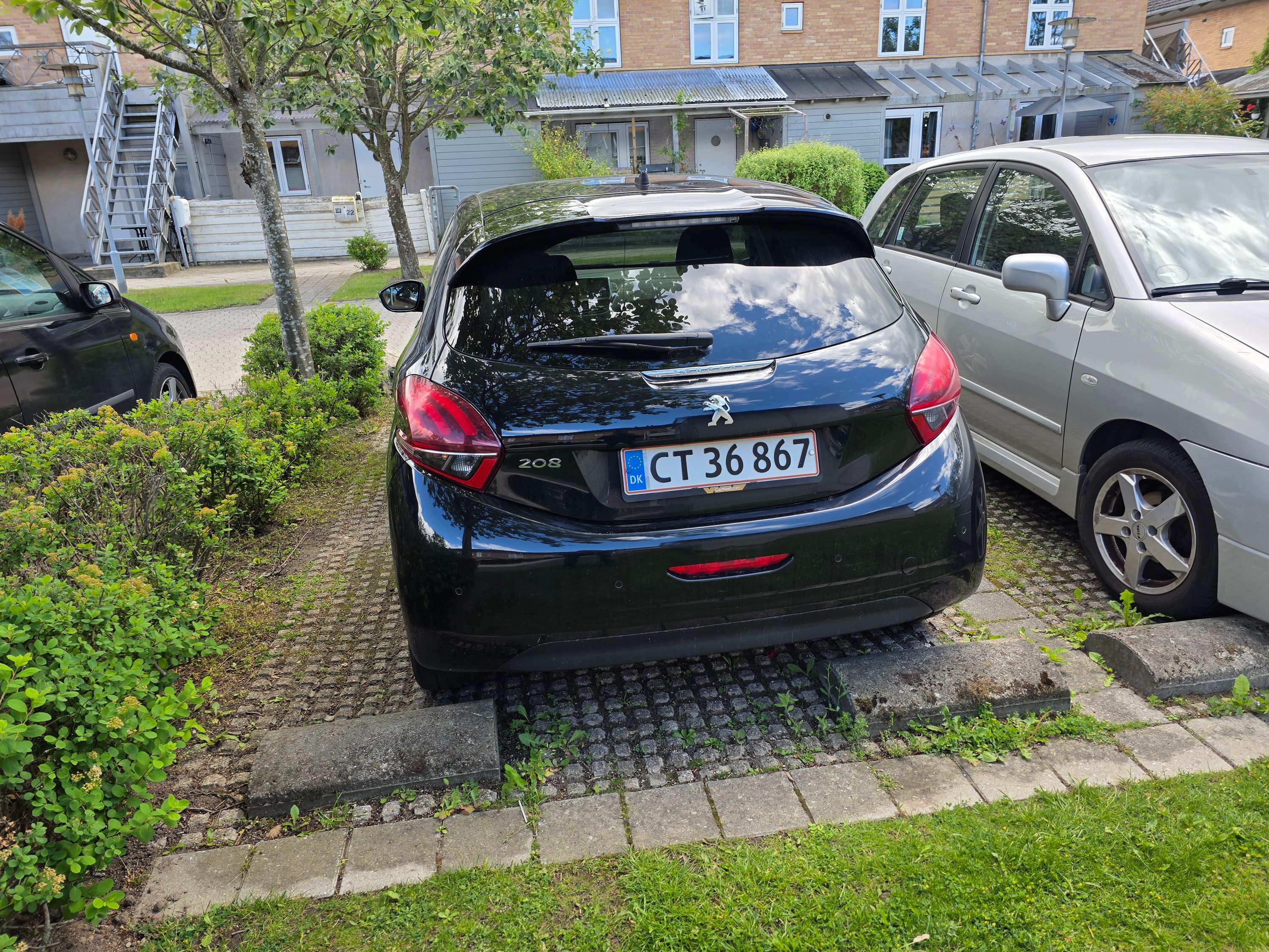 PEUGEOT 208 Thumbnail 5