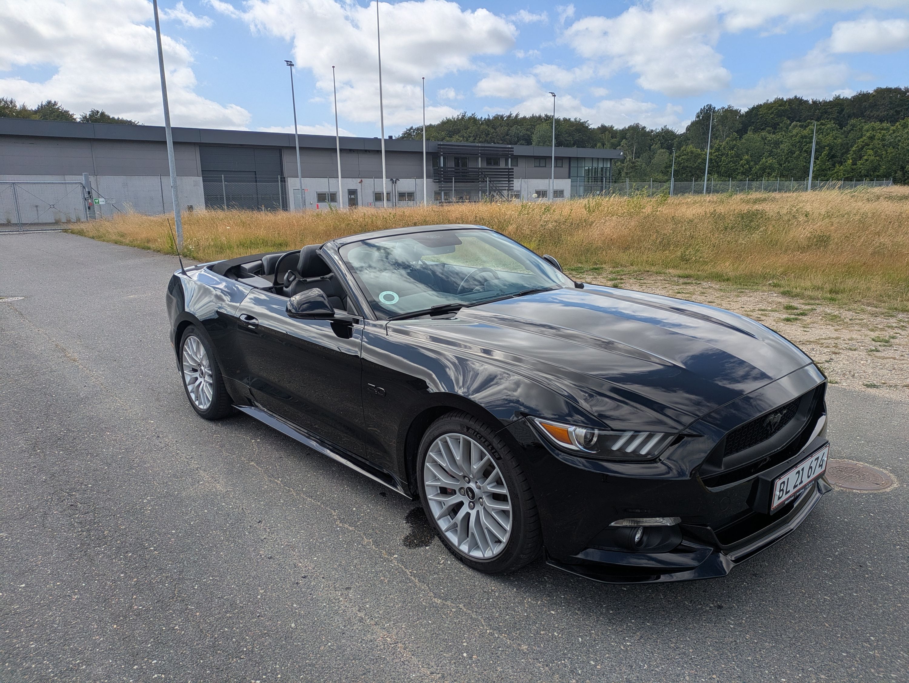 FORD Mustang