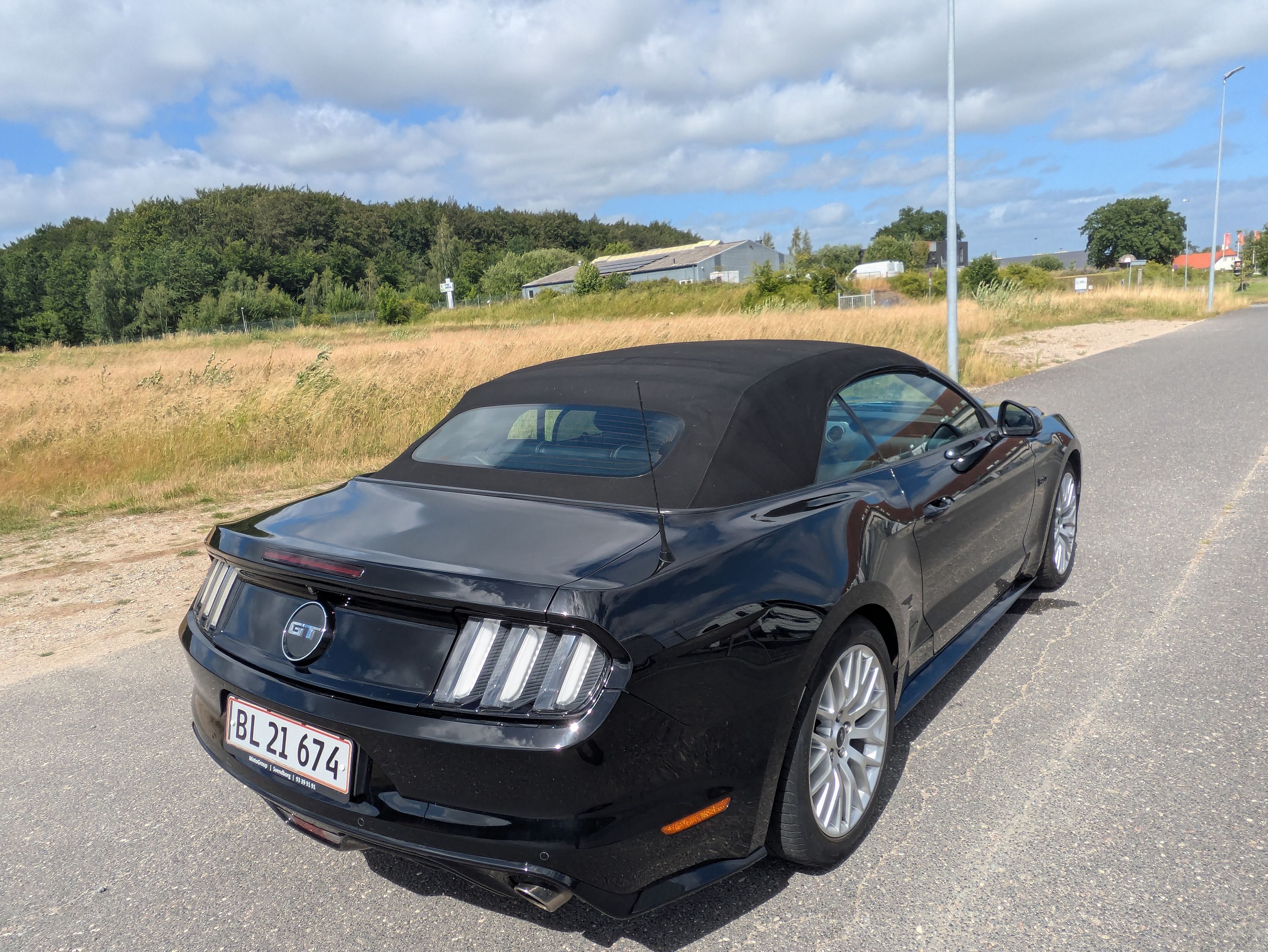 FORD Mustang Thumbnail 8