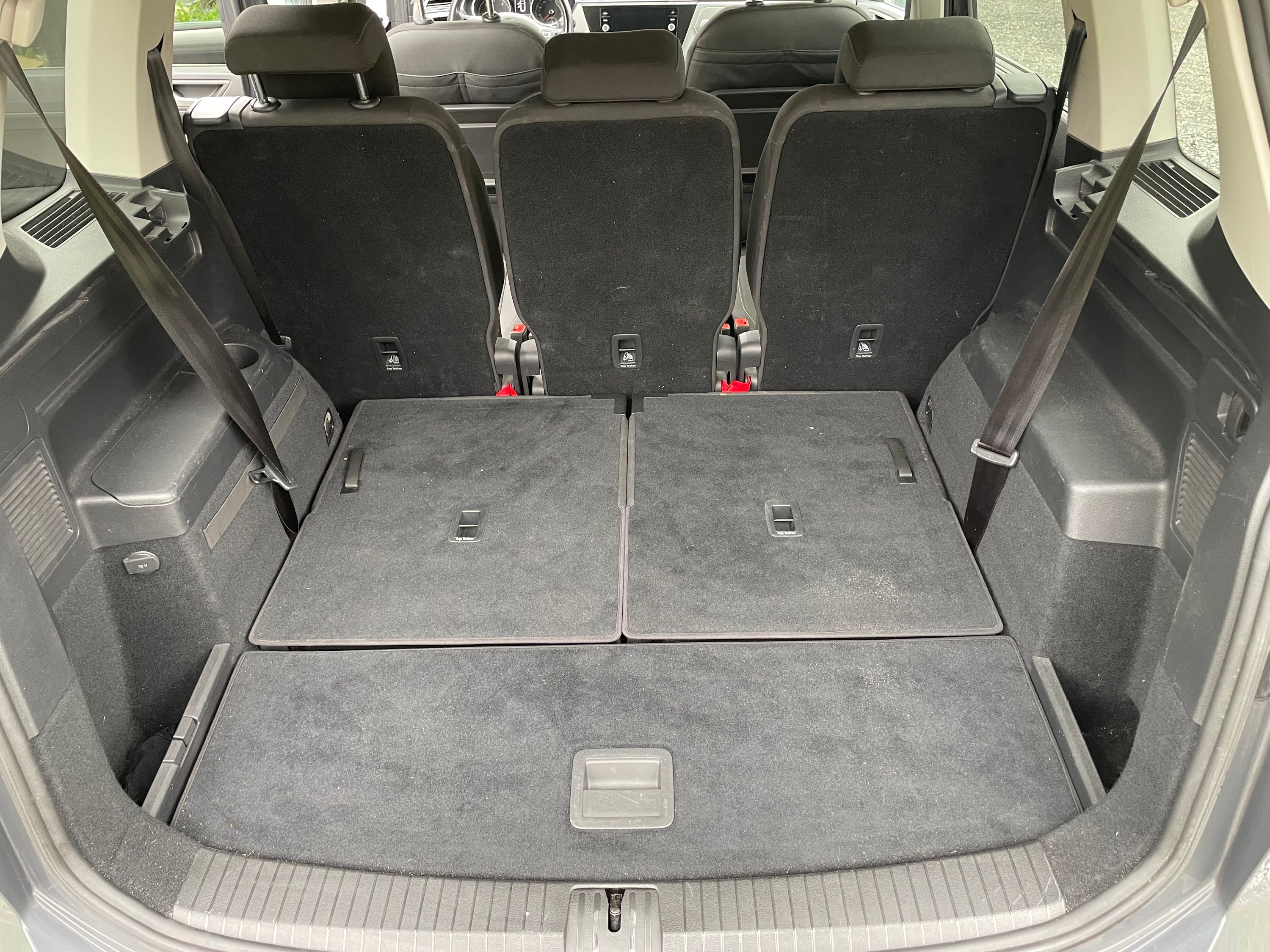 VOLKSWAGEN Touran Thumbnail 4