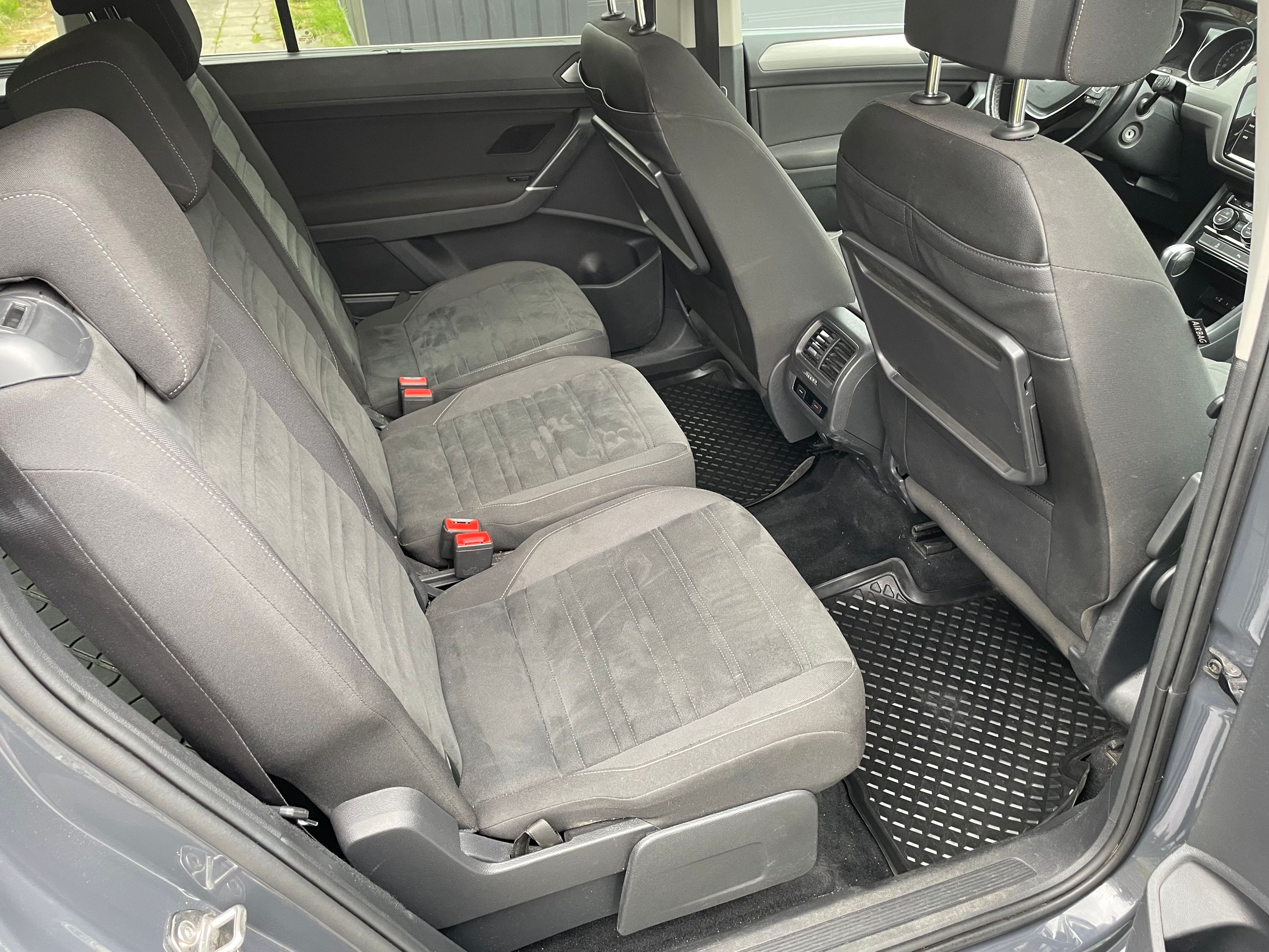 VOLKSWAGEN Touran Thumbnail 5