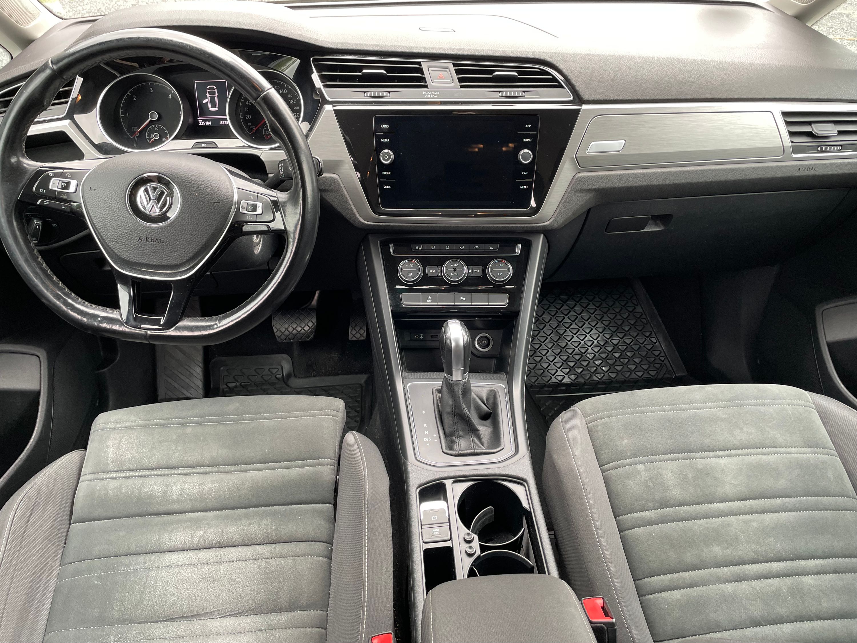 VOLKSWAGEN Touran Thumbnail 13