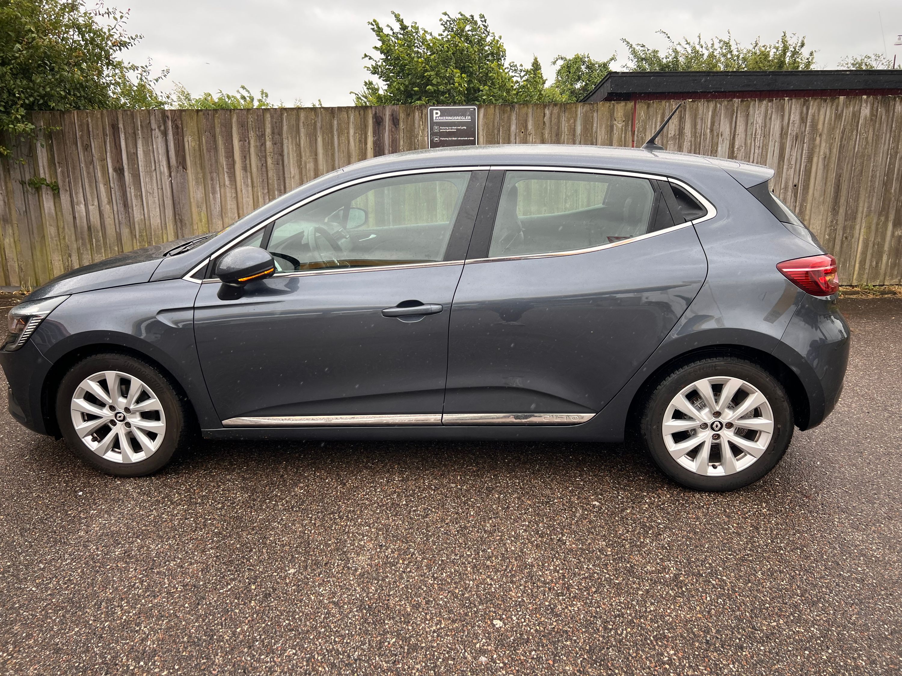 RENAULT Clio Thumbnail 5