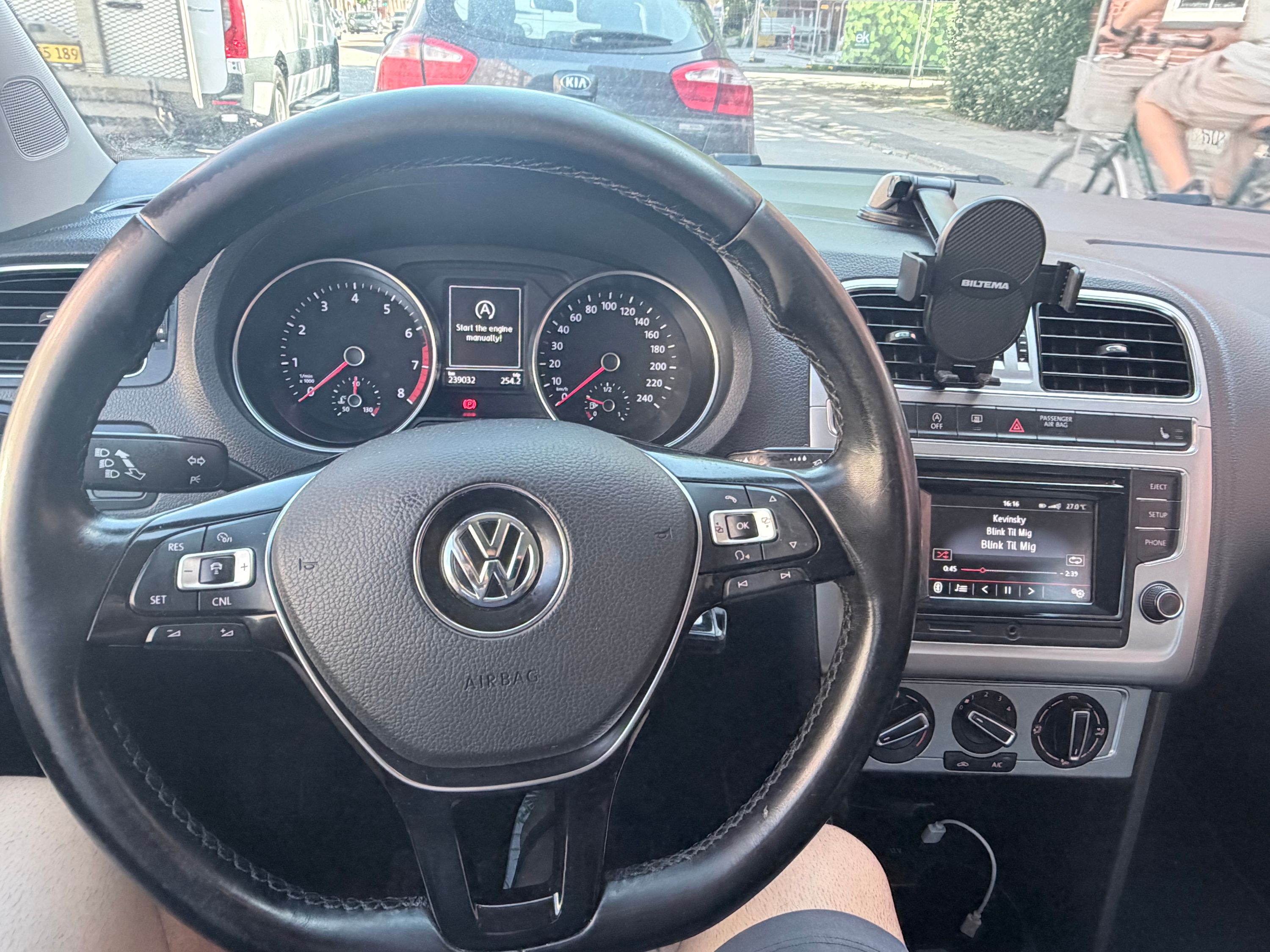 VOLKSWAGEN Polo Thumbnail 11