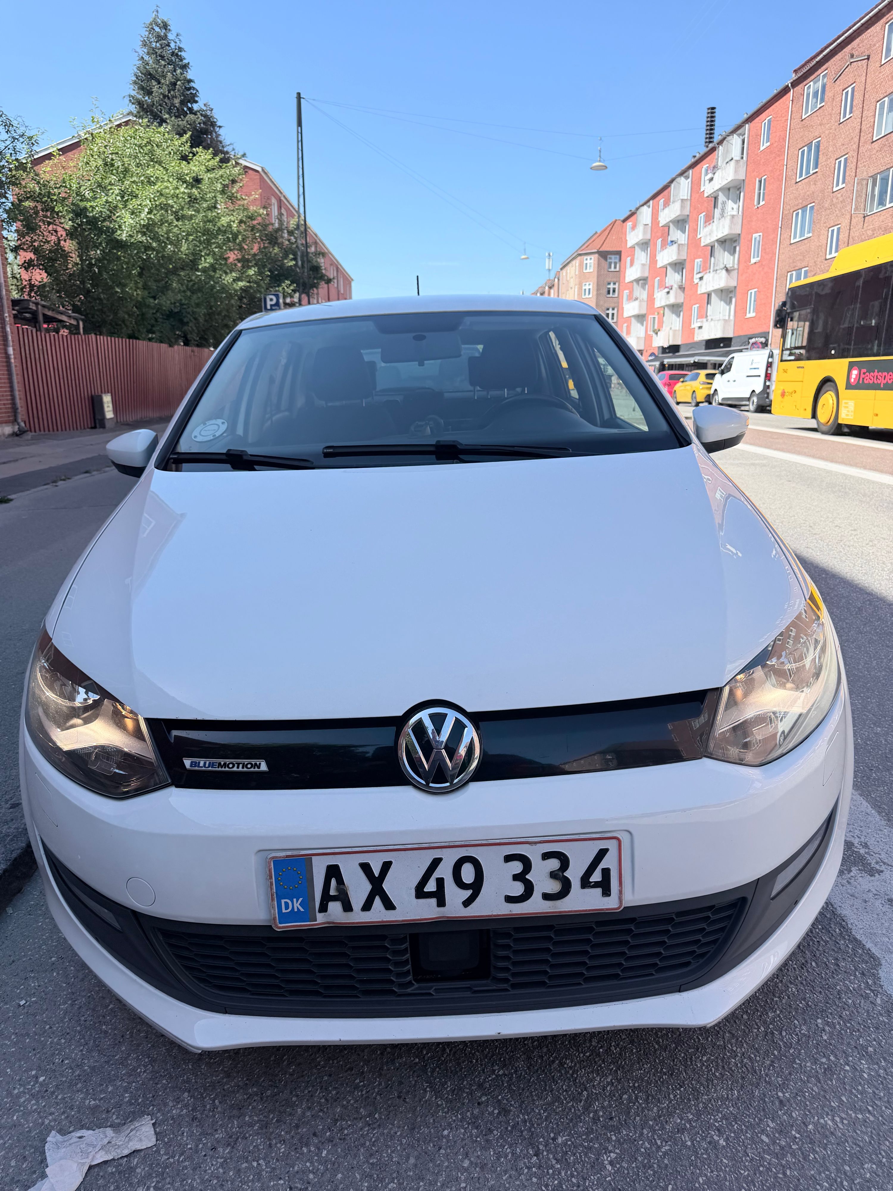 VOLKSWAGEN Polo Thumbnail 3