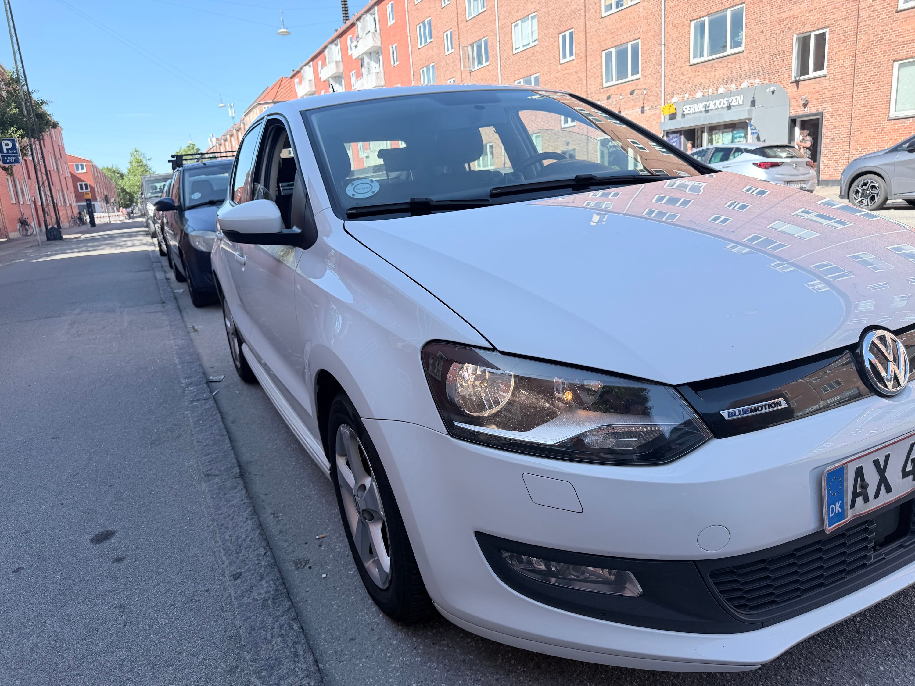 VOLKSWAGEN Polo Thumbnail 4