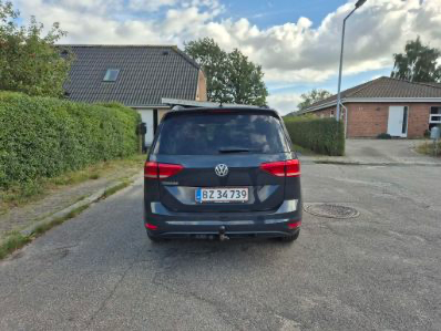 VOLKSWAGEN Touran Thumbnail 3