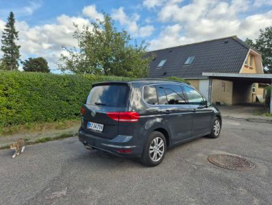 VOLKSWAGEN Touran Thumbnail 10