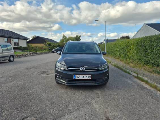 VOLKSWAGEN Touran Thumbnail 4