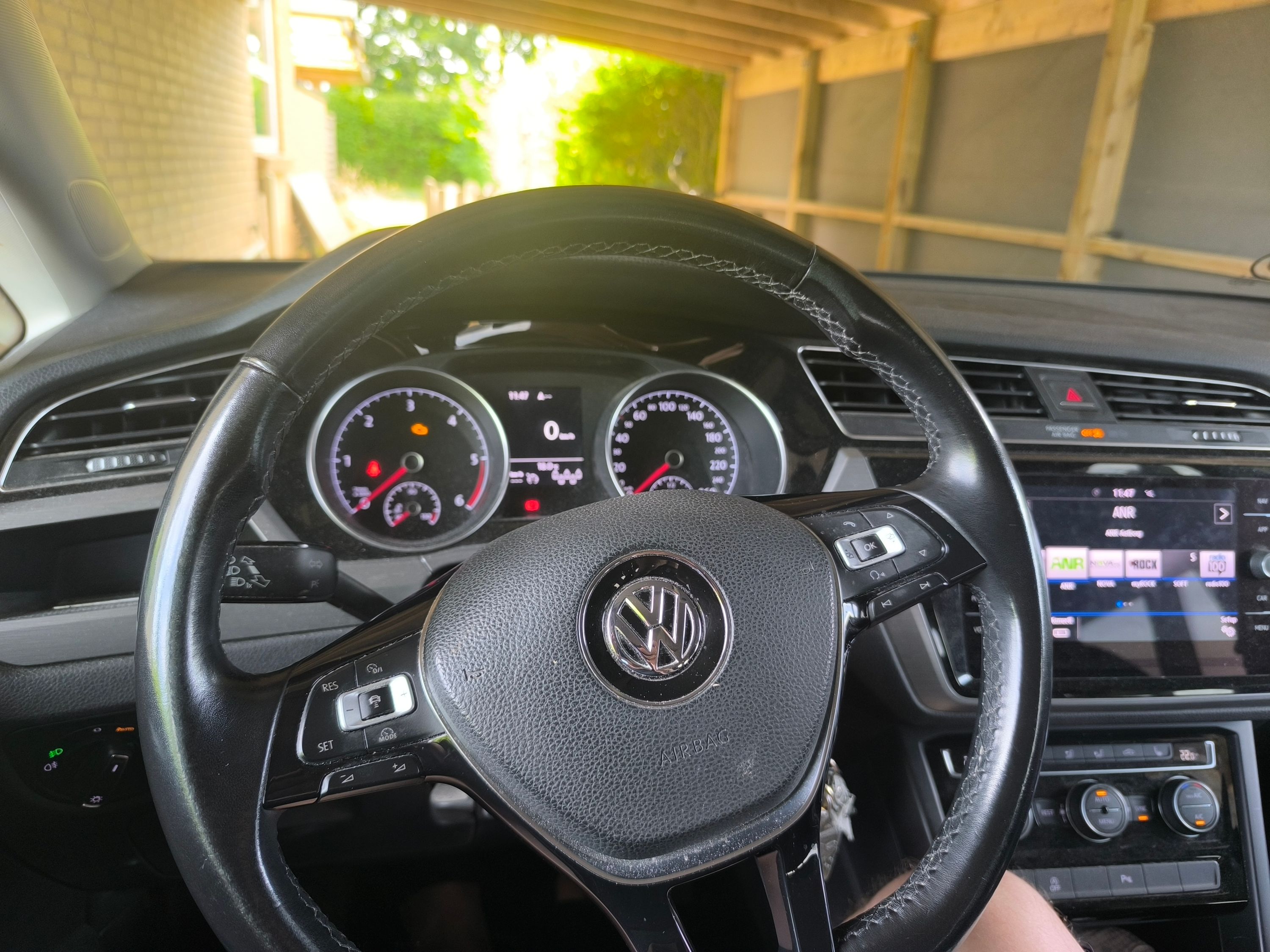 VOLKSWAGEN Touran Thumbnail 6