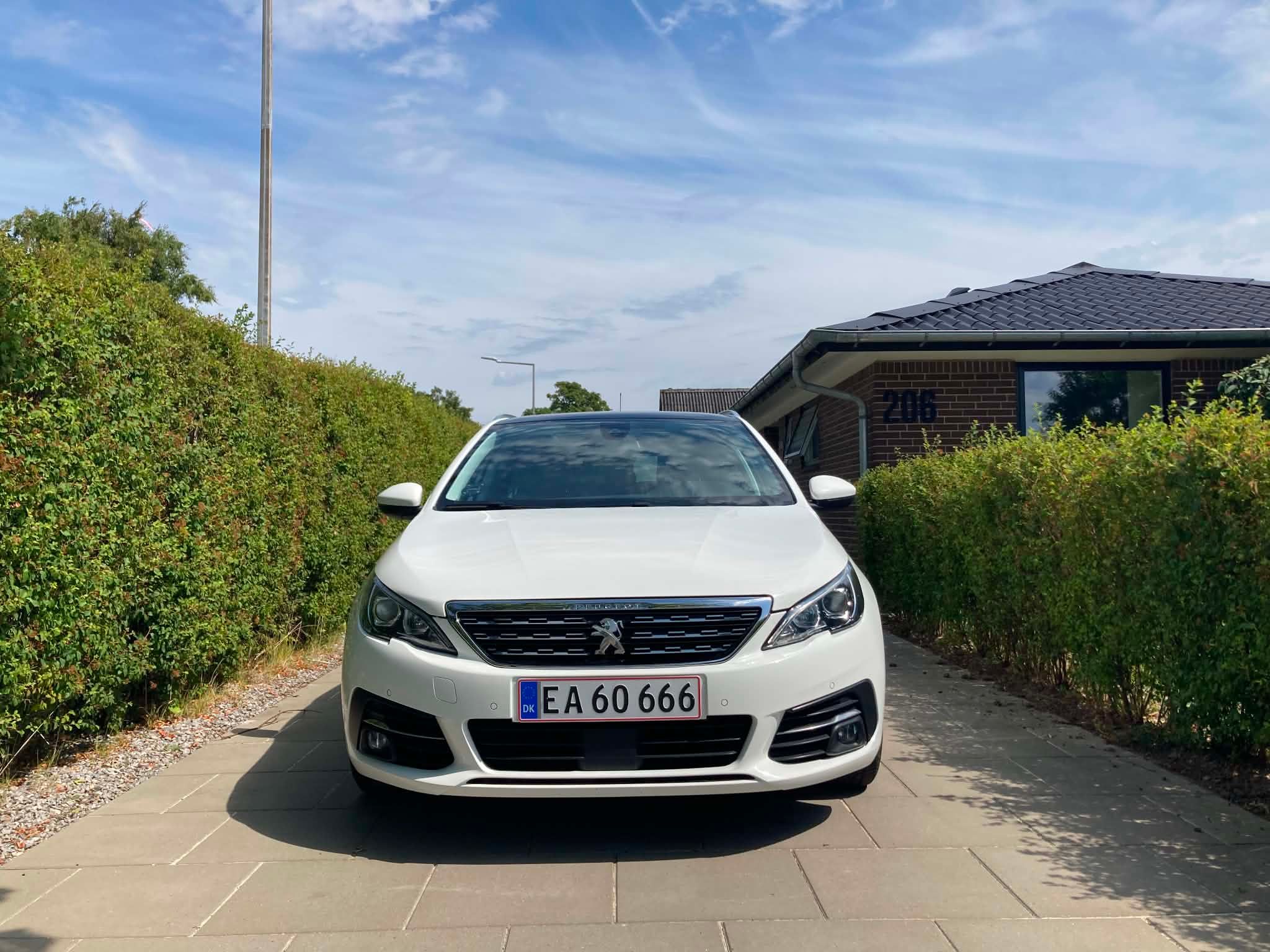 PEUGEOT 308 Thumbnail 2