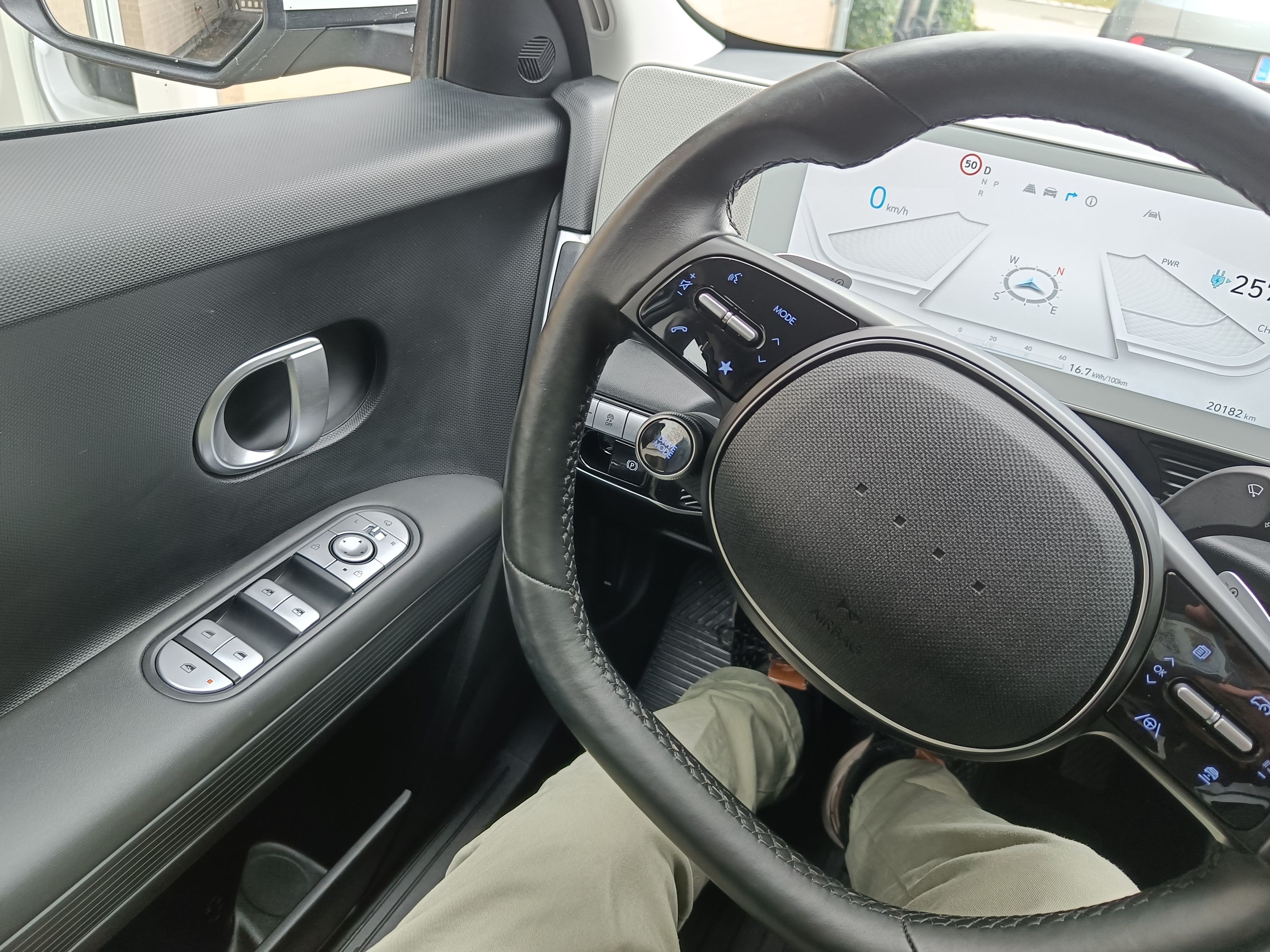 HYUNDAI Ioniq 5 Thumbnail 3