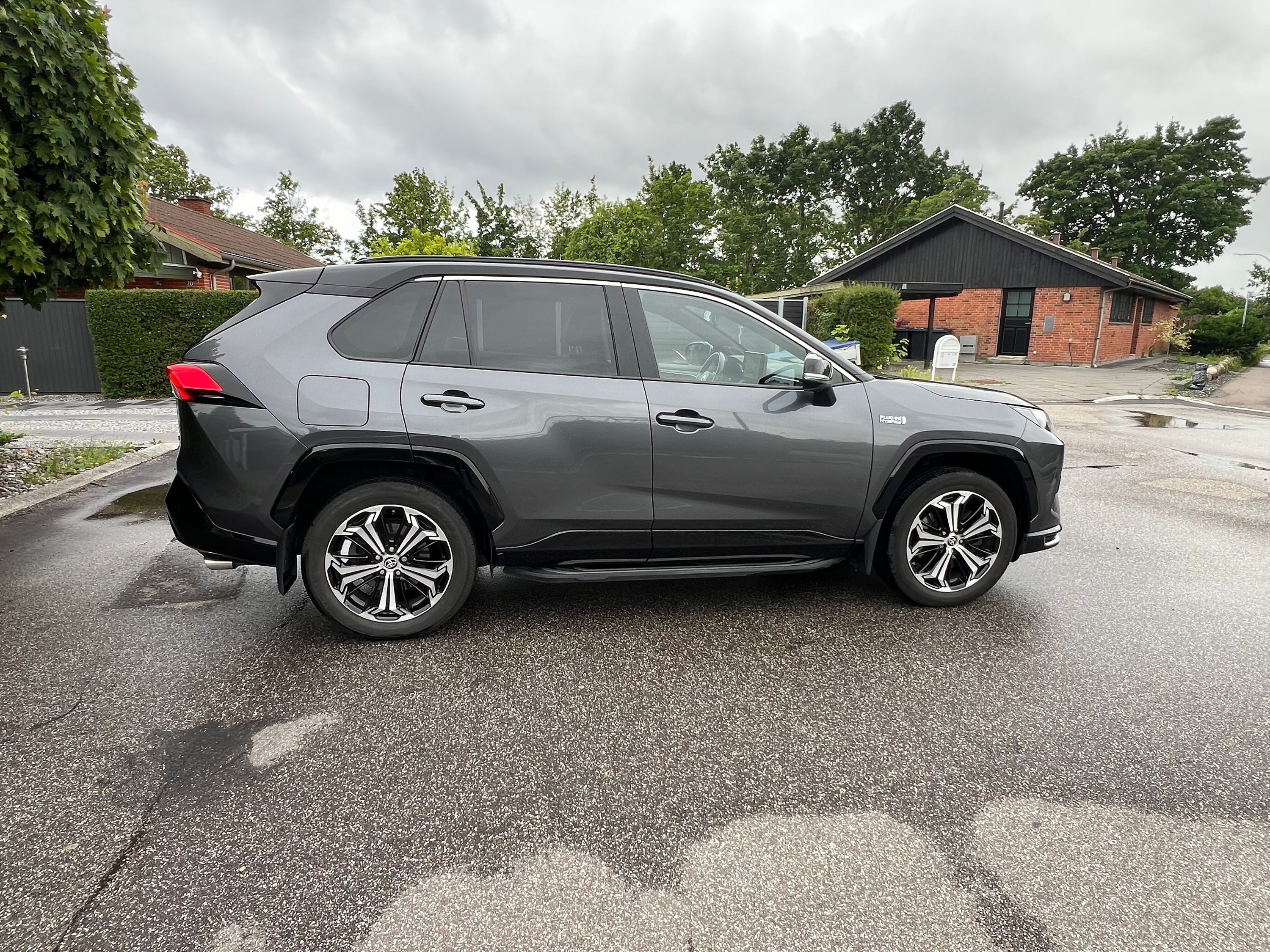 TOYOTA Rav4 Plug In Thumbnail 4