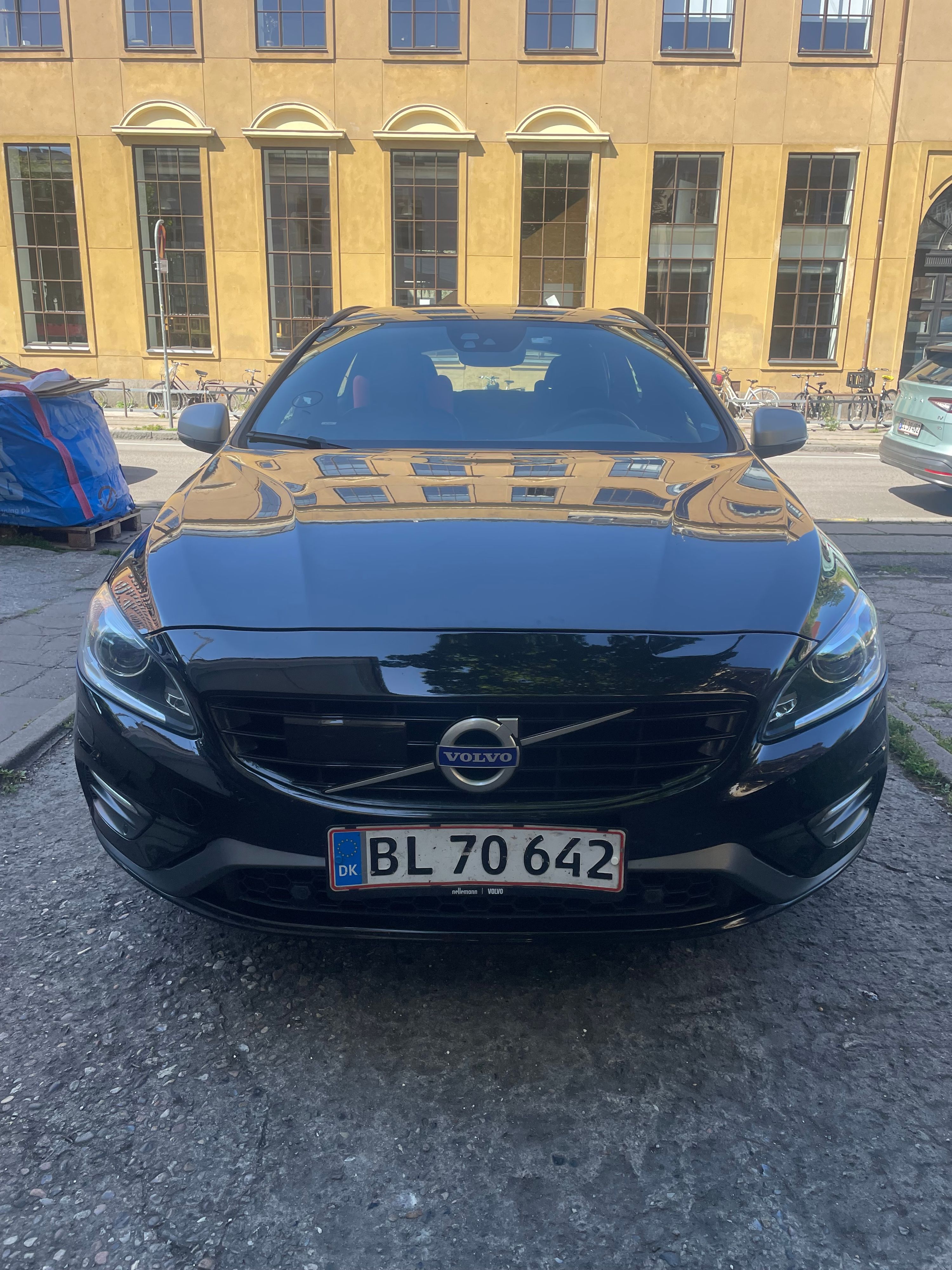 VOLVO V60 Thumbnail 4